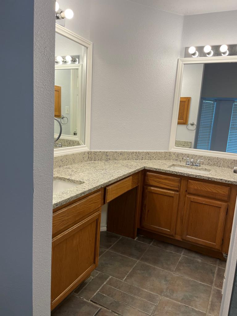 2108 Zephyr Ln, Round Rock, TX 78664