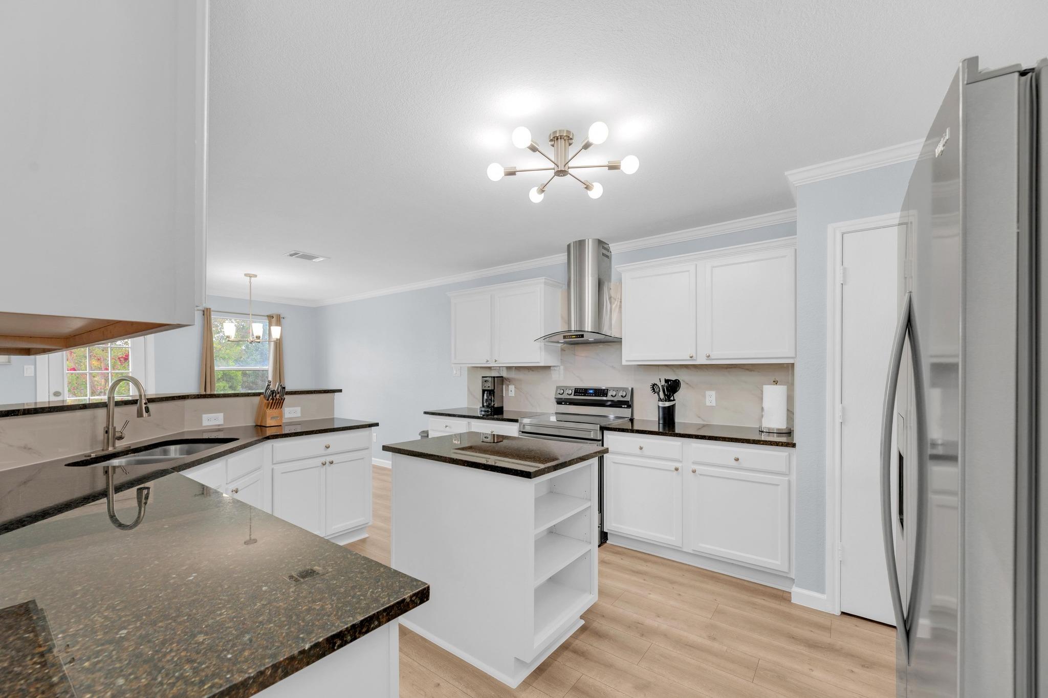 222 Herrera Trl, Hutto, TX 78634