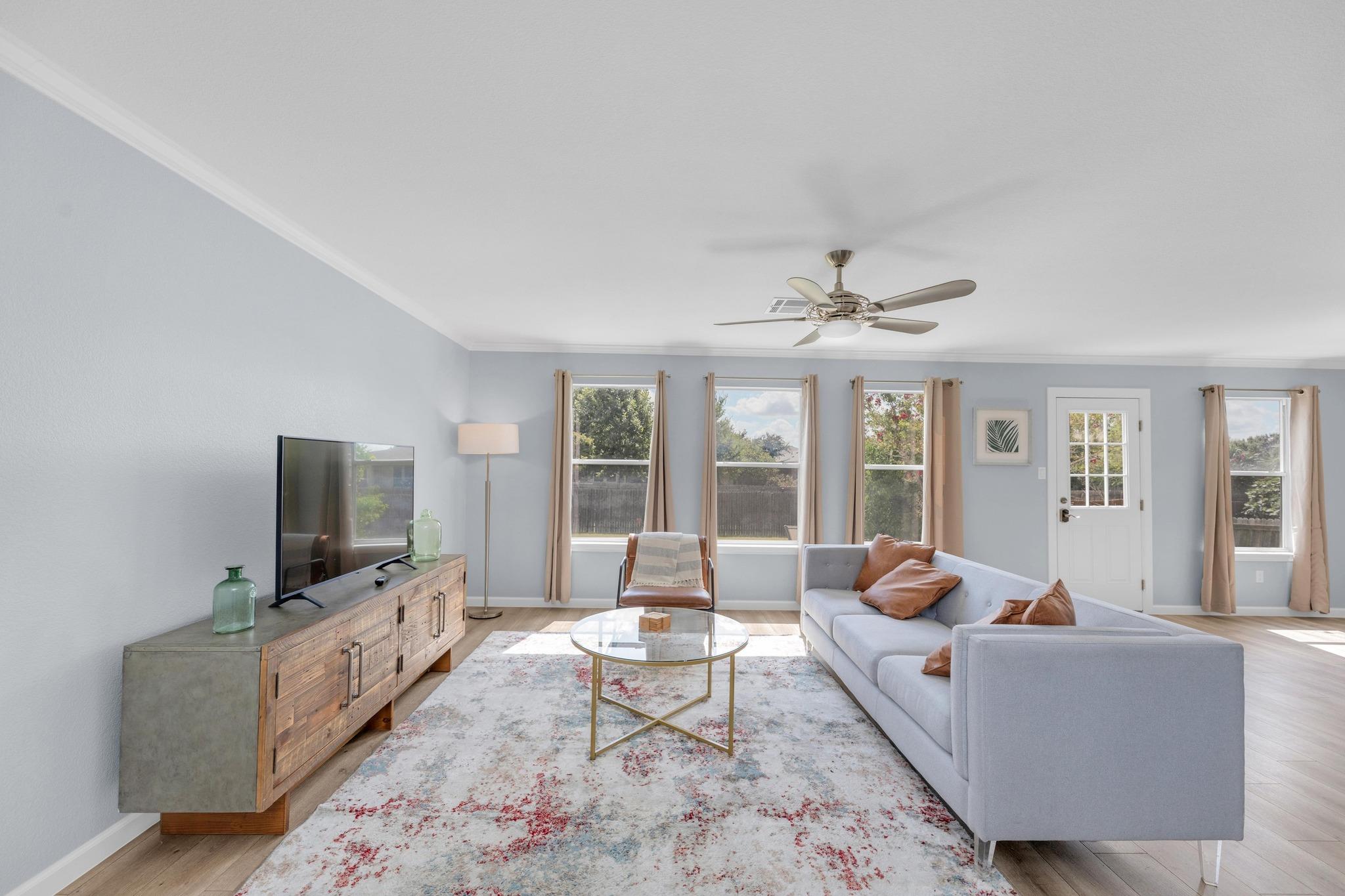 222 Herrera Trl, Hutto, TX 78634