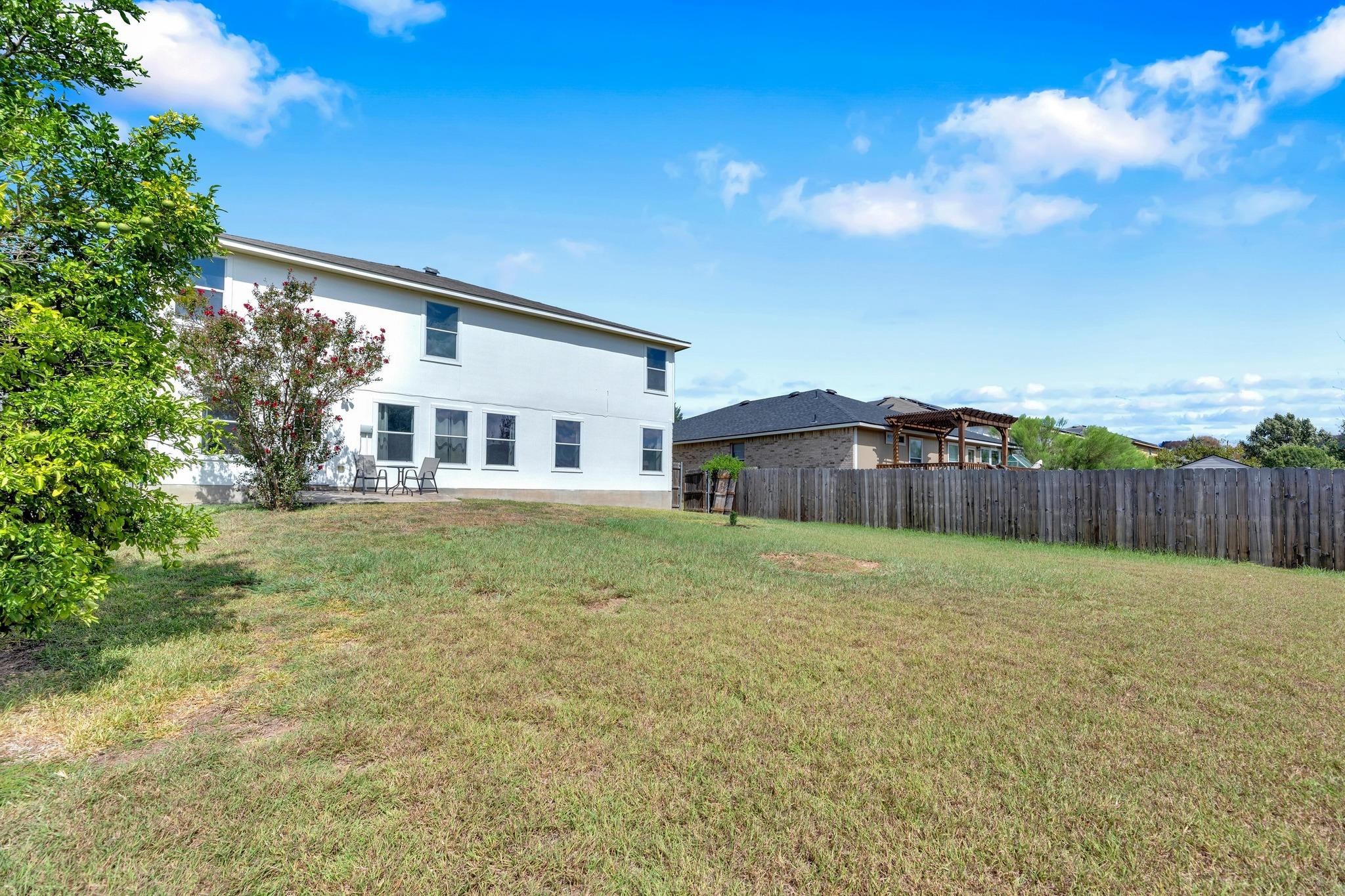 222 Herrera Trl, Hutto, TX 78634