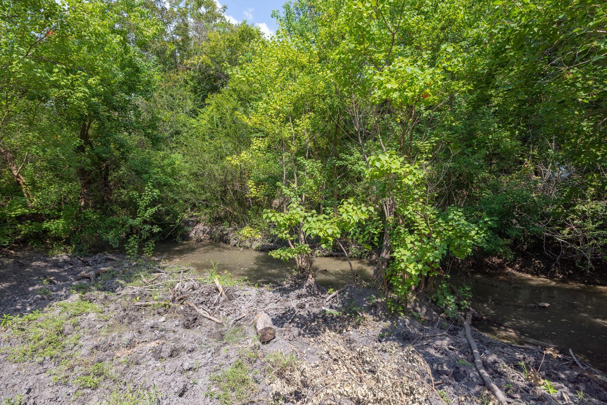 310 W Main St, Florence, TX 76527