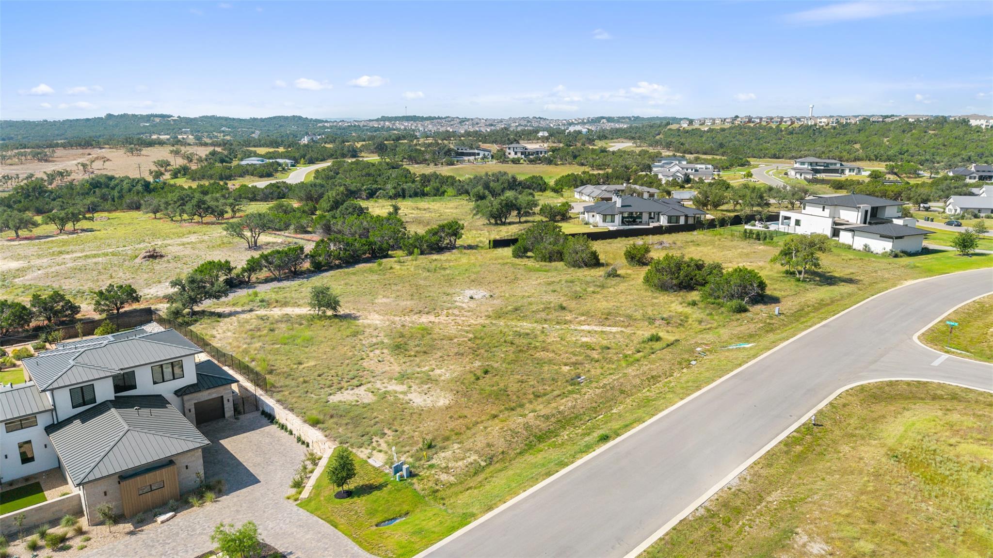 5913 Madrone Tree Ln, Austin, TX 78738