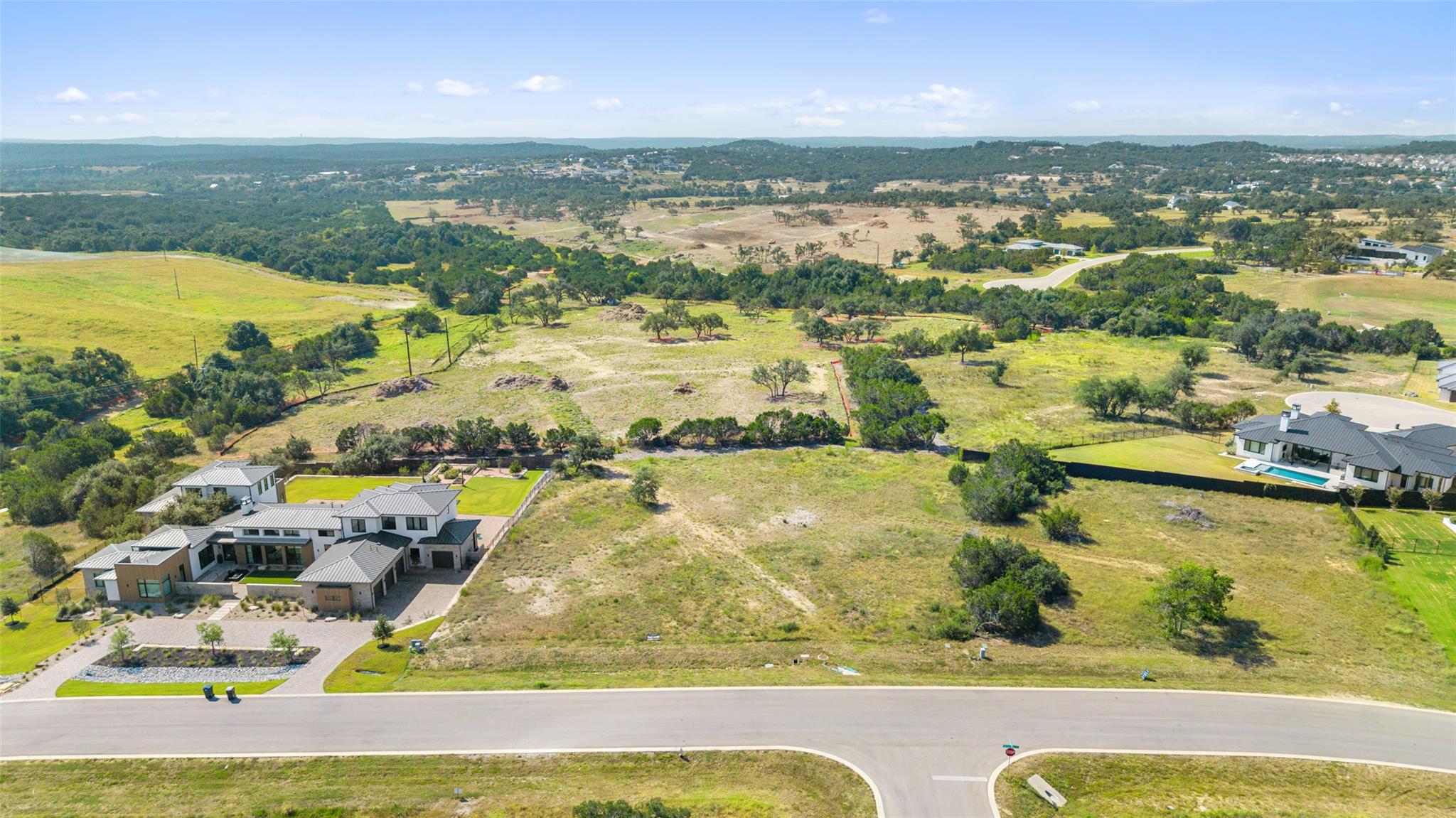 5913 Madrone Tree Ln, Austin, TX 78738