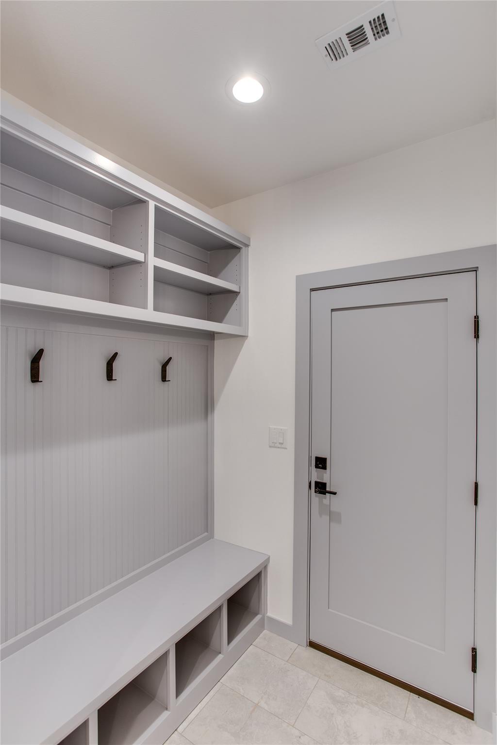 21907 Shotts Dr, Spicewood, TX 78669