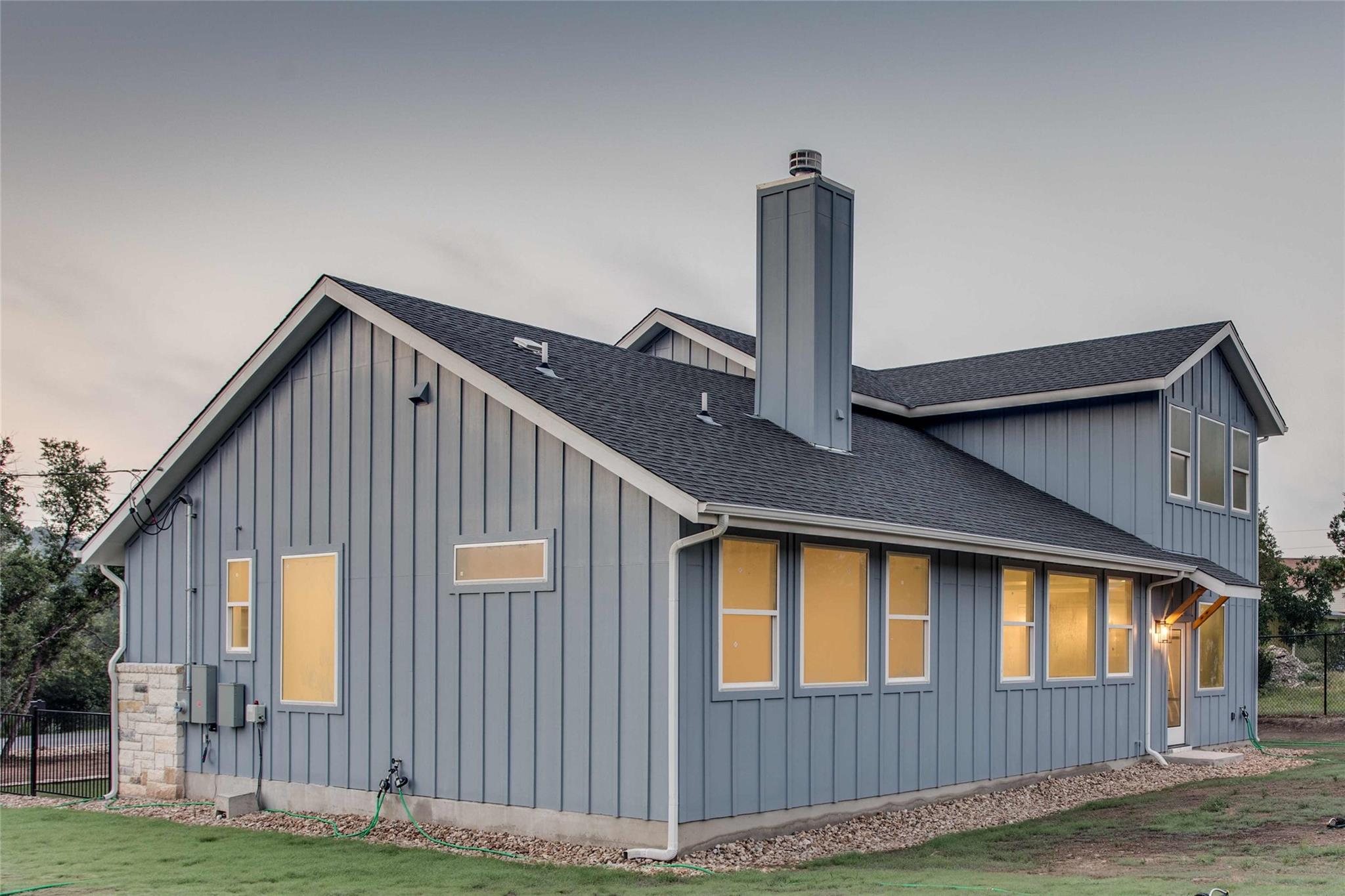 21907 Shotts Dr, Spicewood, TX 78669