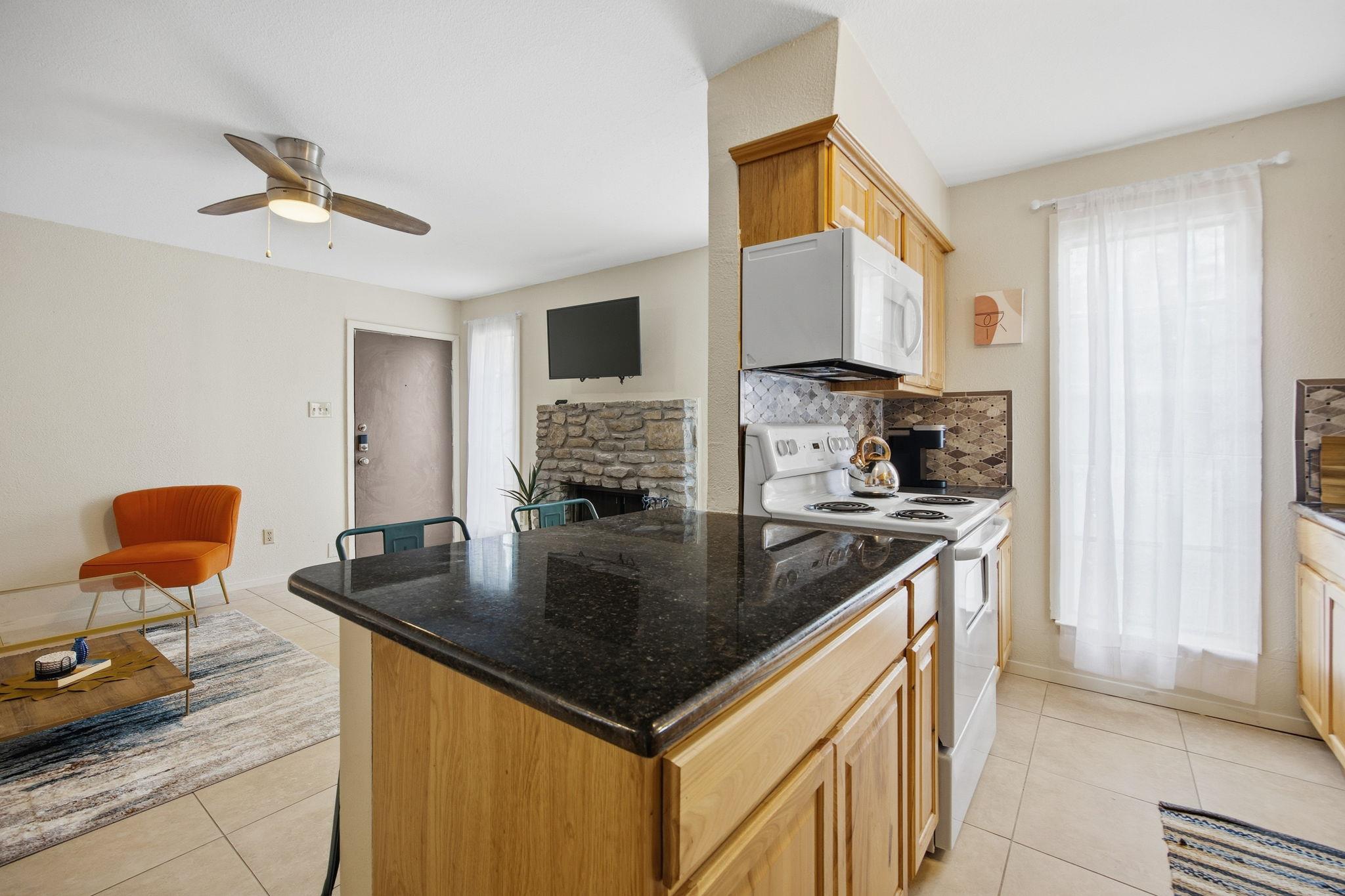 104 W 35th St # 2, Austin, TX 78705