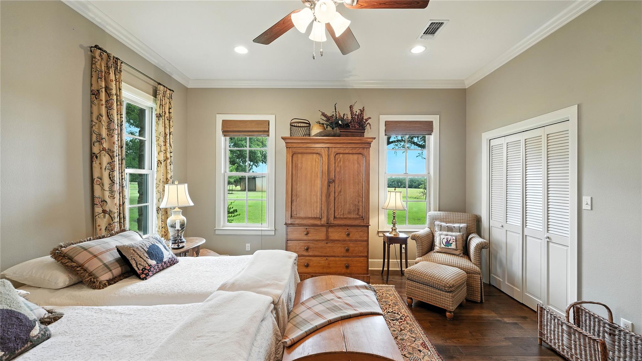 705 Antioch Rd, Paige, TX 78659