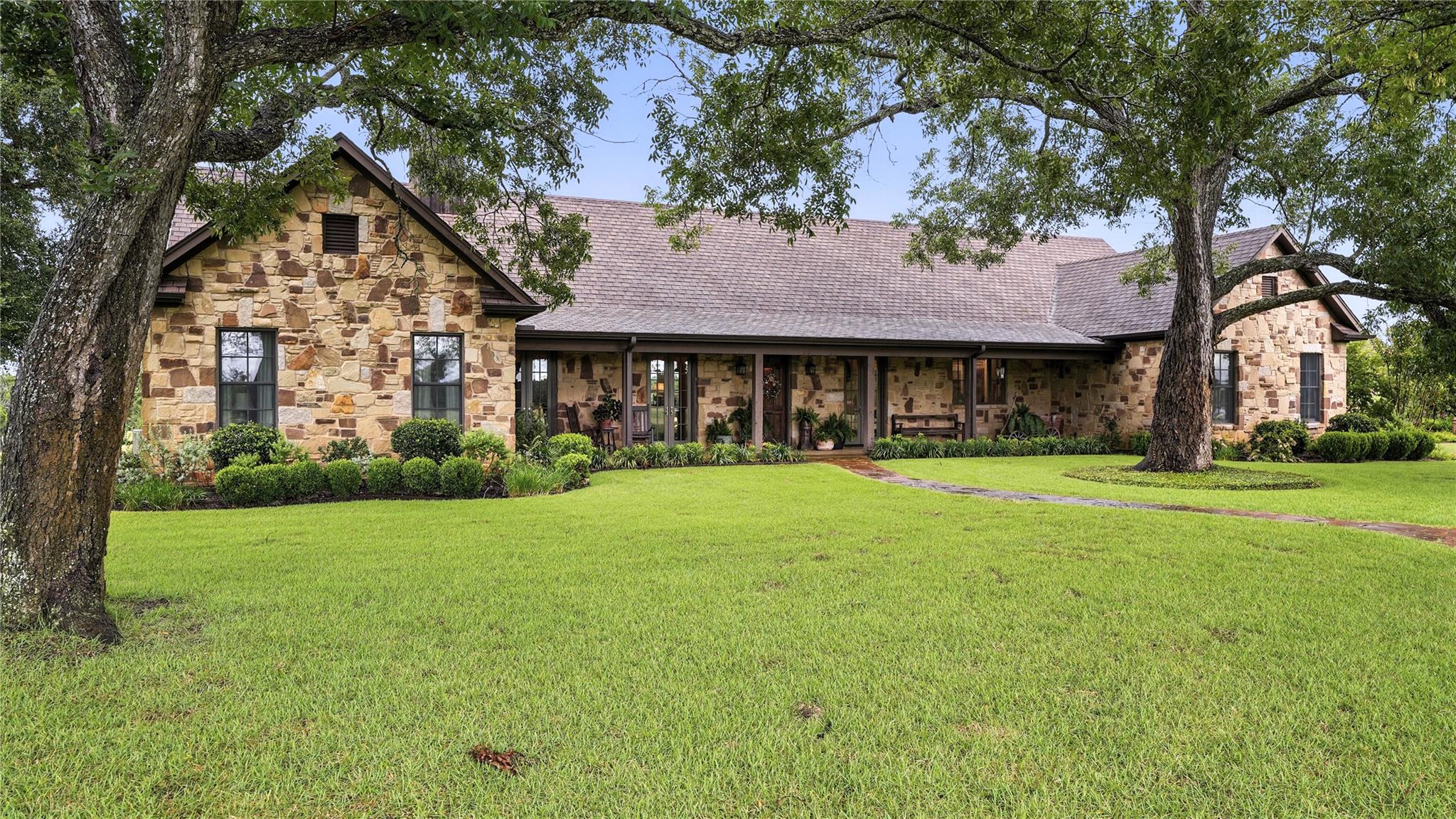 705 Antioch Rd, Paige, TX 78659