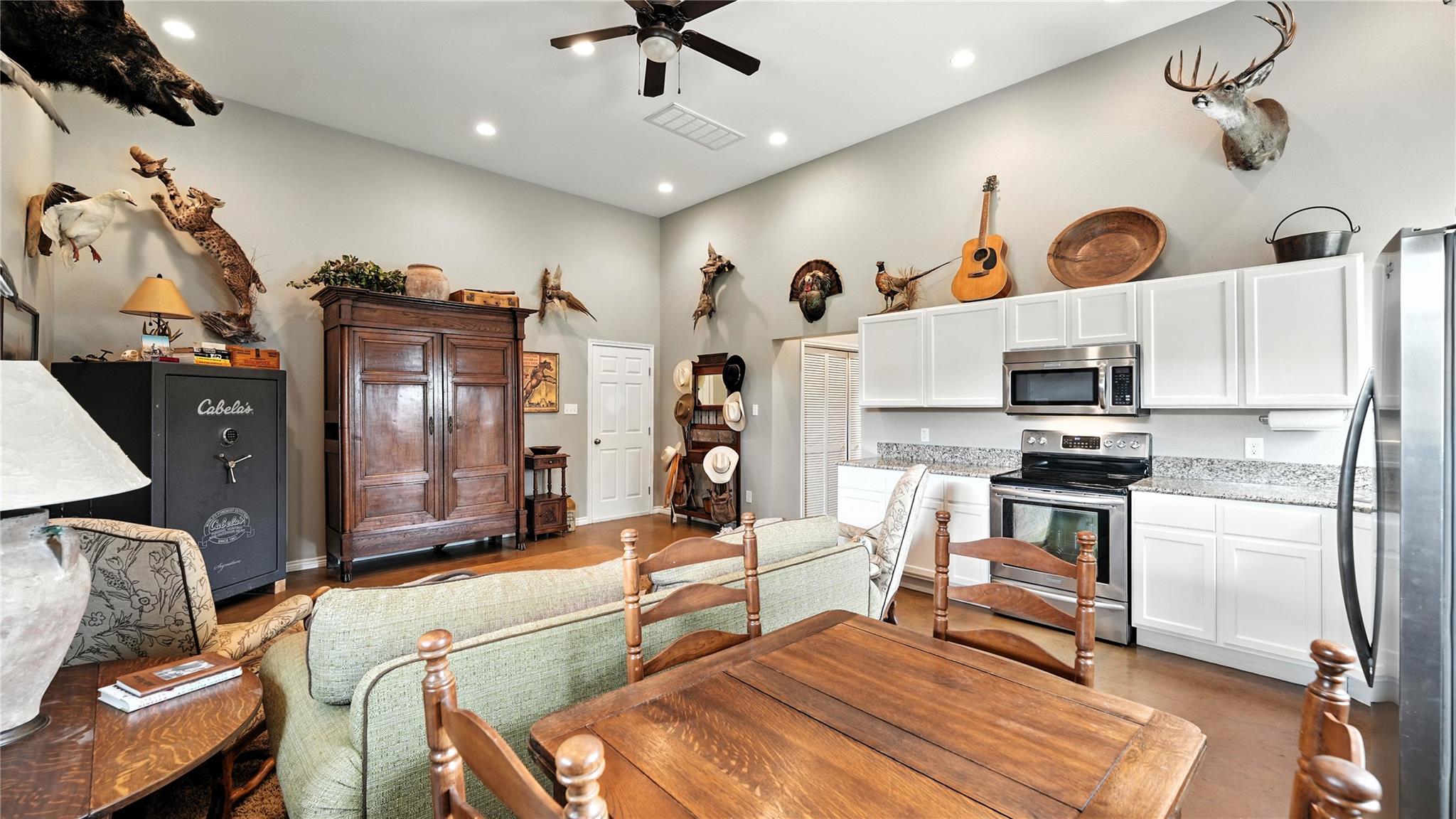 705 Antioch Rd, Paige, TX 78659