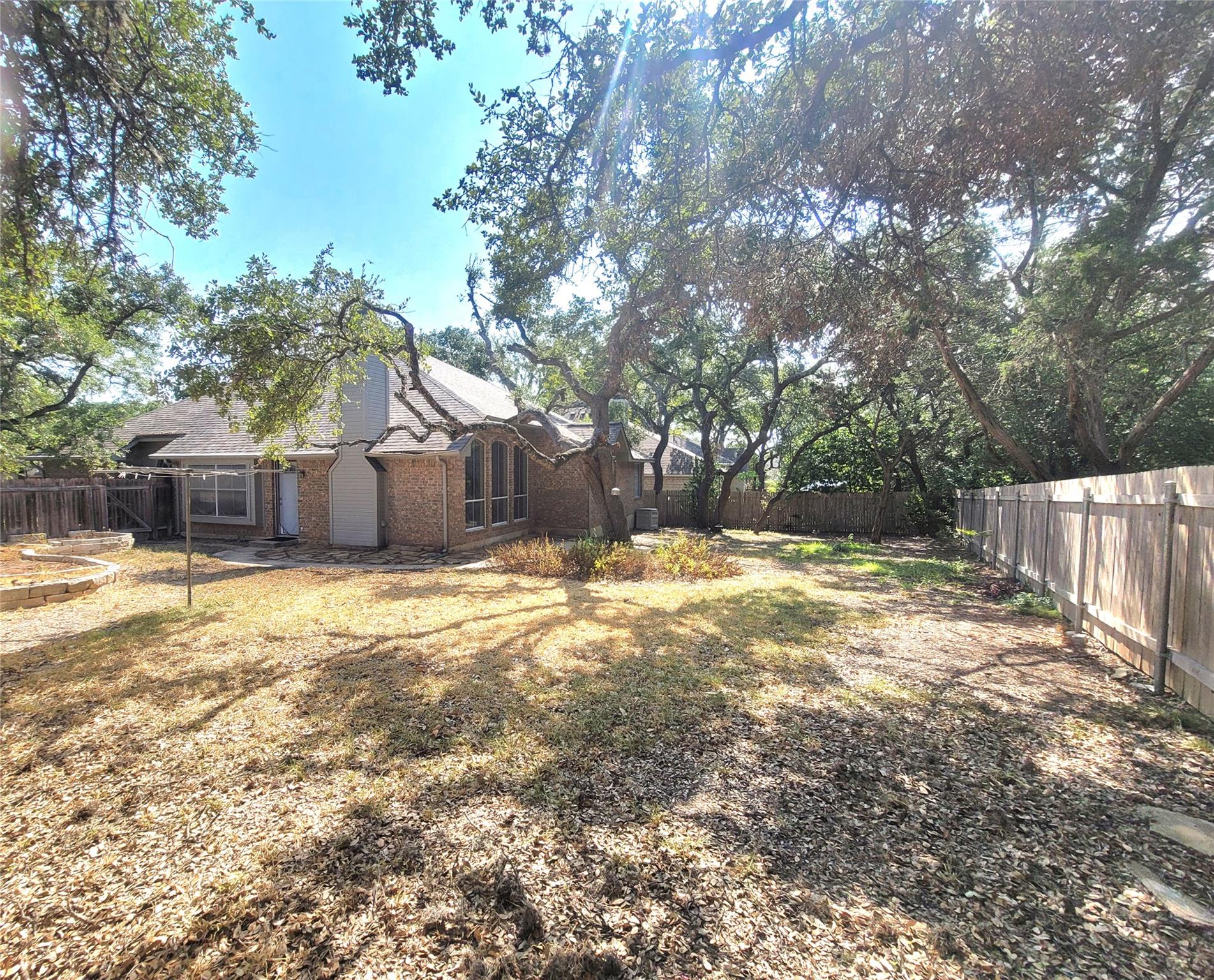 6405 Dunsmere Ct, Austin, TX 78749