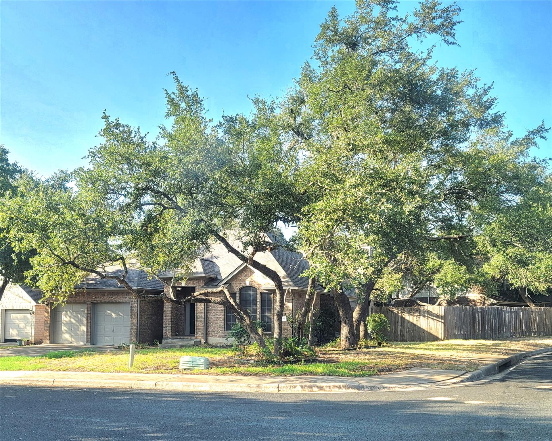 6405 Dunsmere Ct, Austin, TX 78749