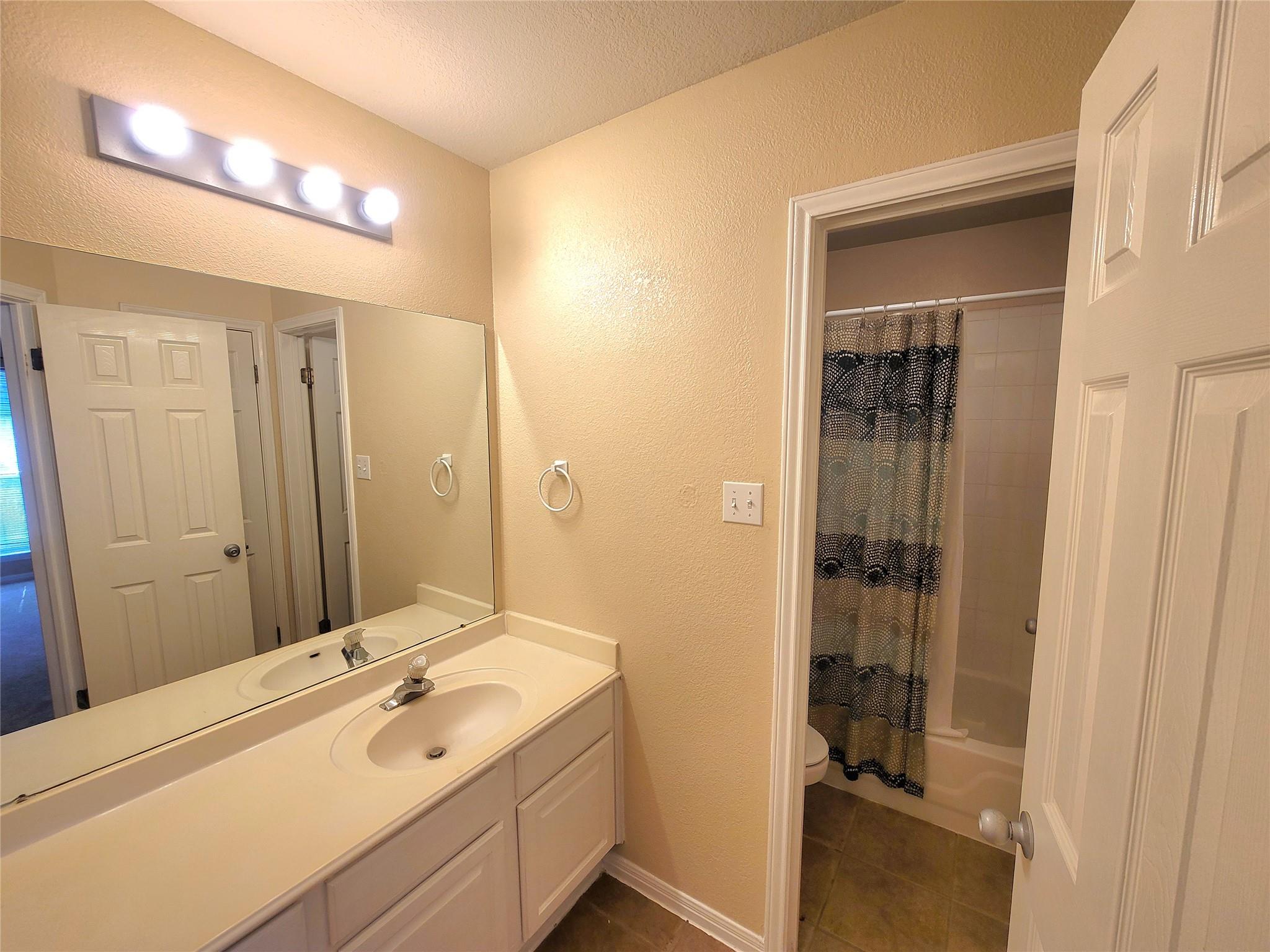 6405 Dunsmere Ct, Austin, TX 78749