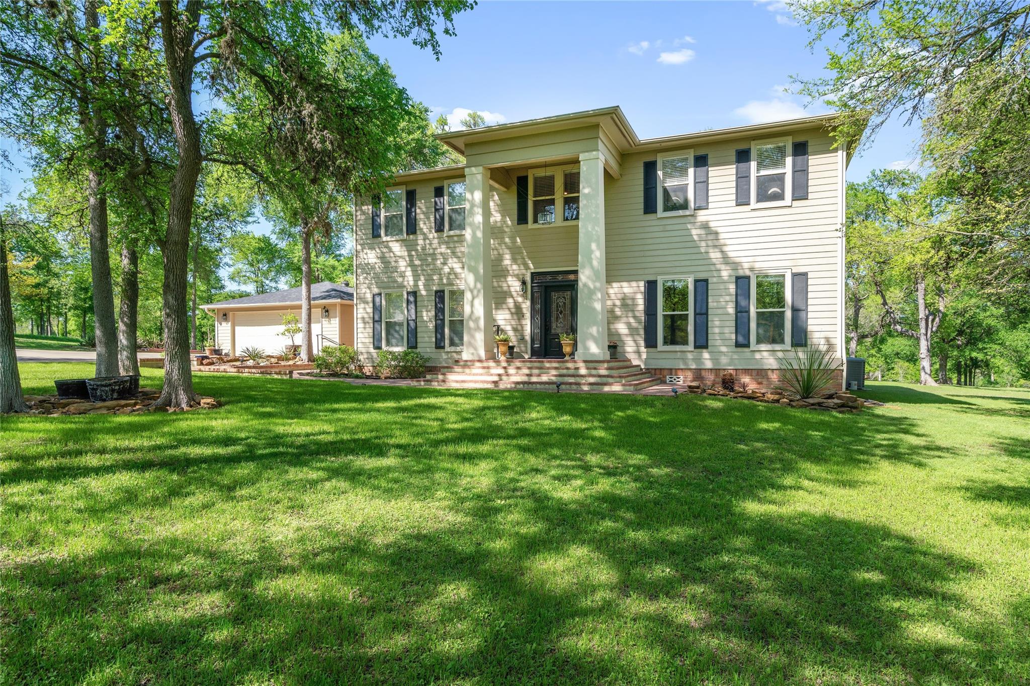 177 Colorado Dr, Cedar Creek, TX 78612