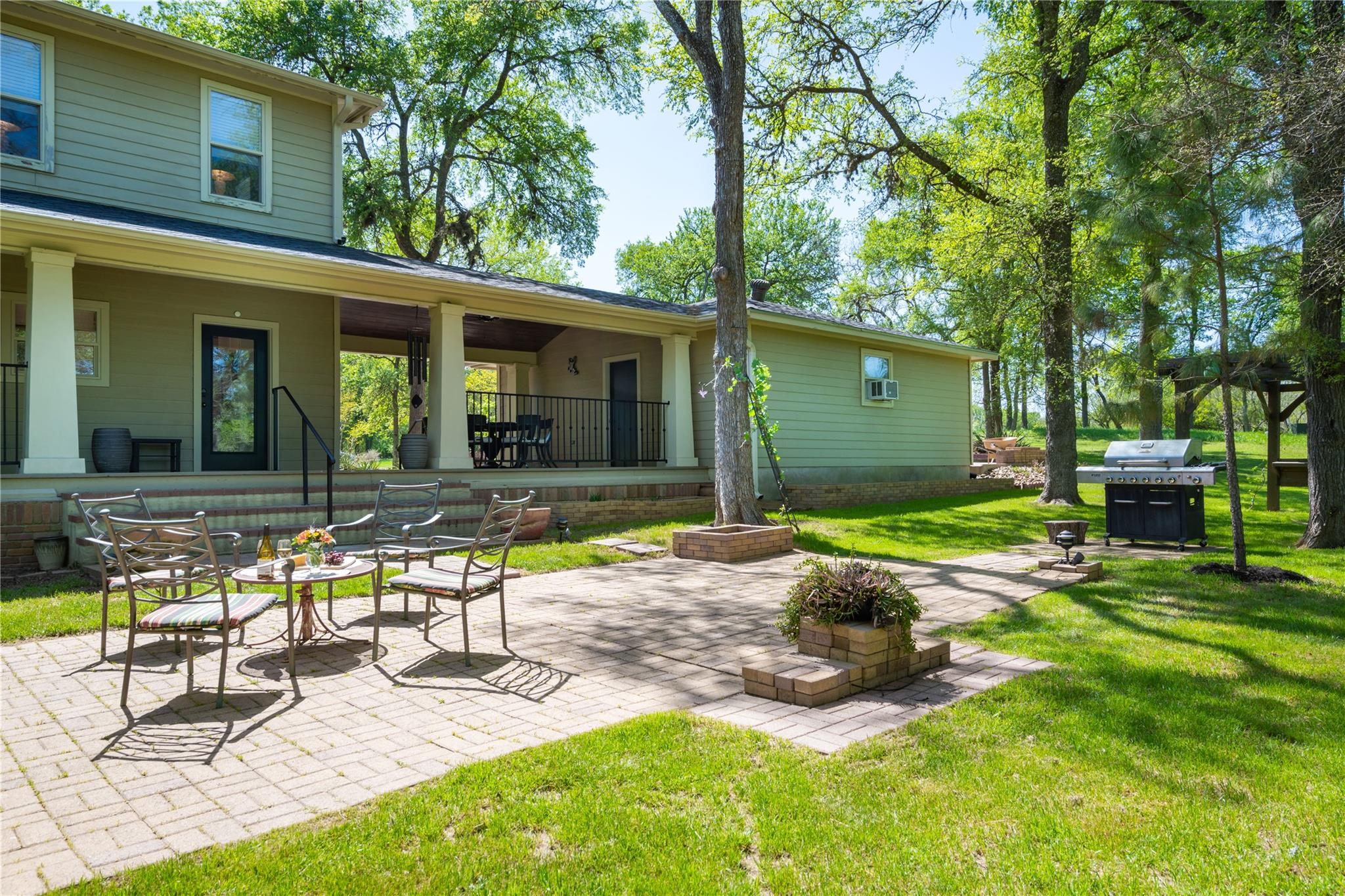 177 Colorado Dr, Cedar Creek, TX 78612