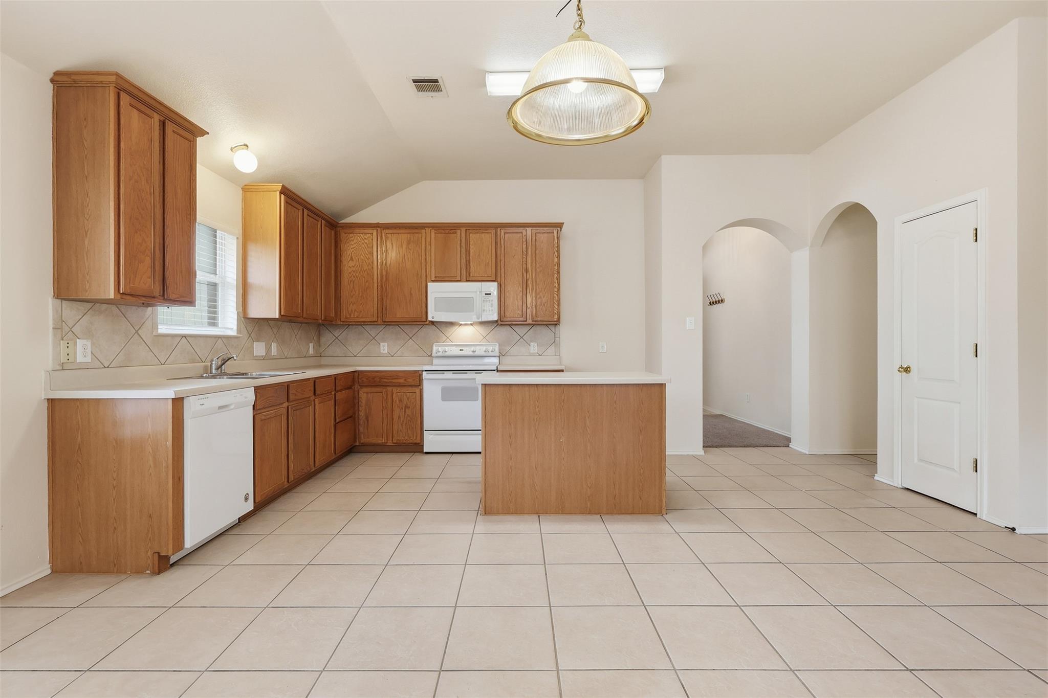 123 Aguilar Dr, Hutto, TX 78634