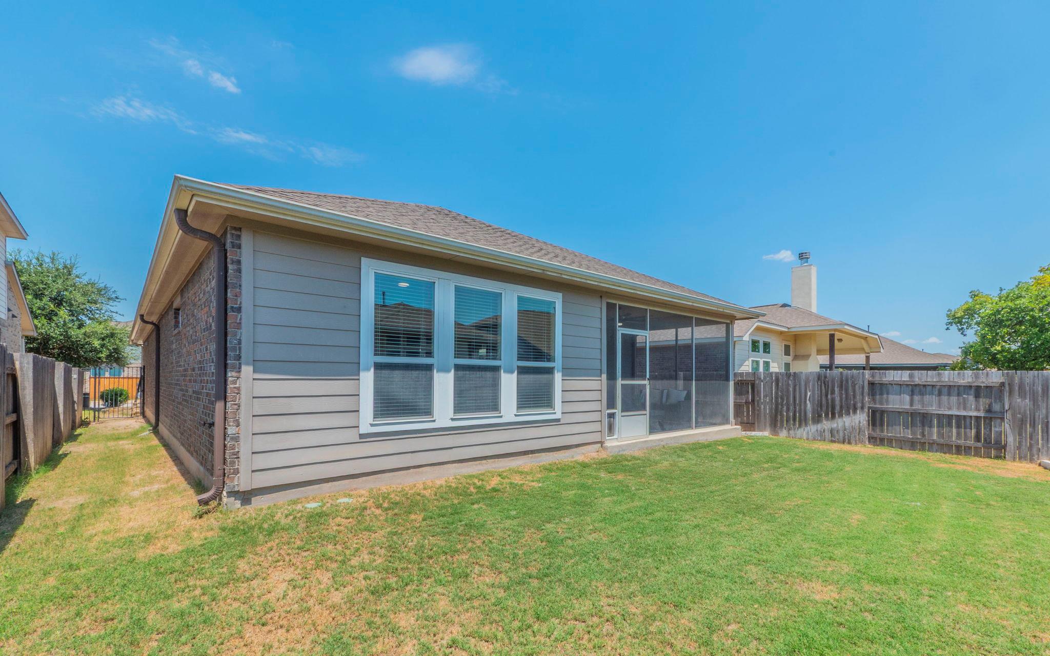 105 Penna Ln, Georgetown, TX 78628