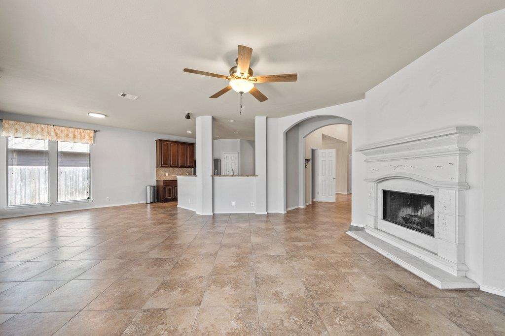 3014 Hidden Mdw, Seguin, TX 78155