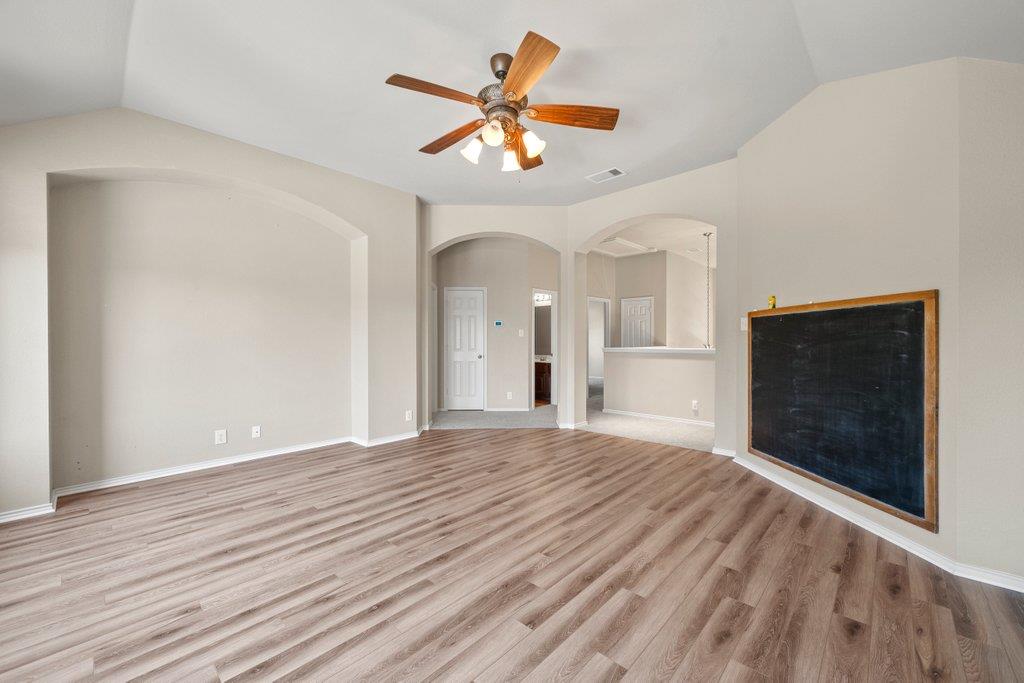 3014 Hidden Mdw, Seguin, TX 78155