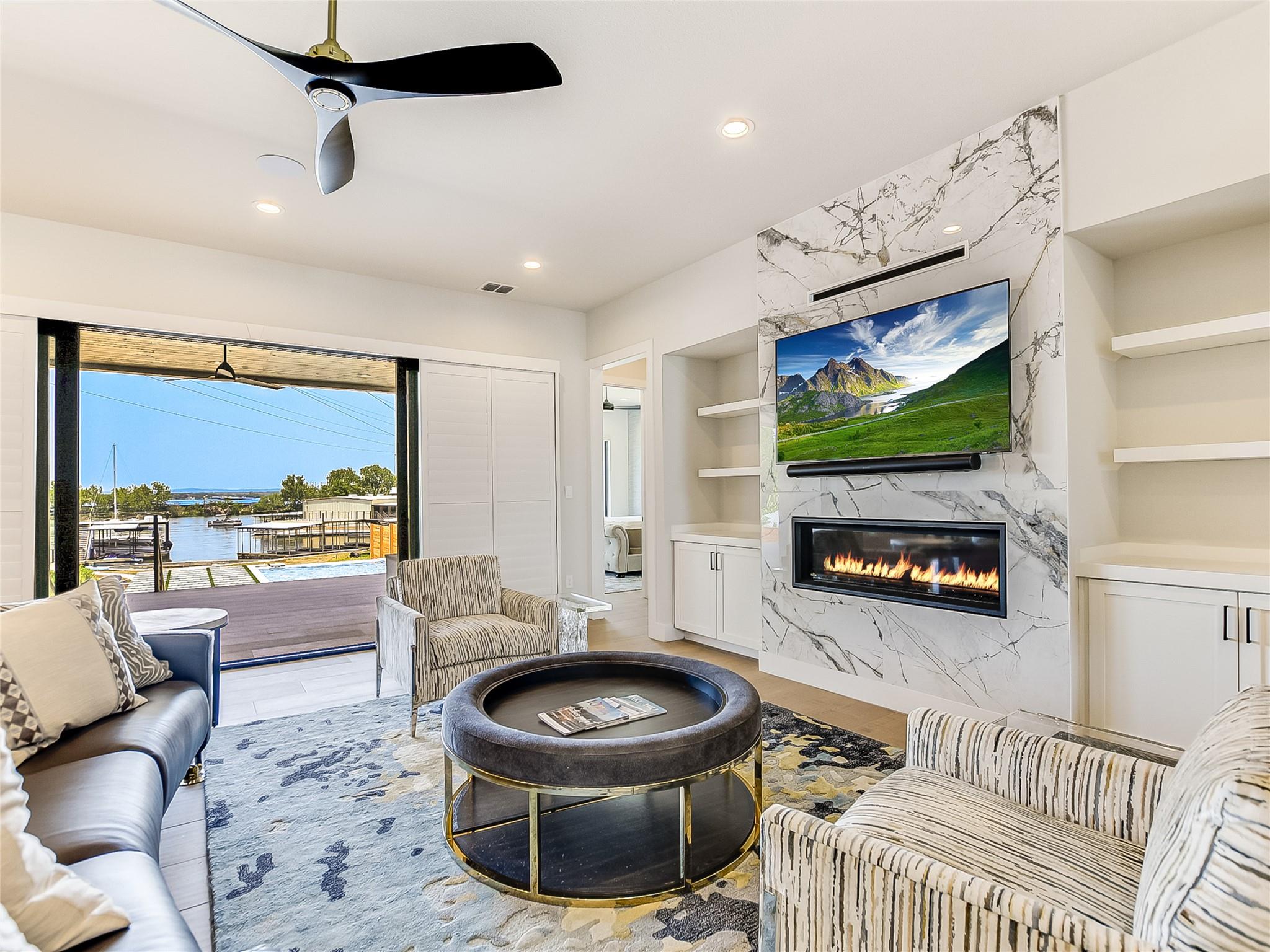 114 Captains Cove, Horseshoe Bay, TX 78657