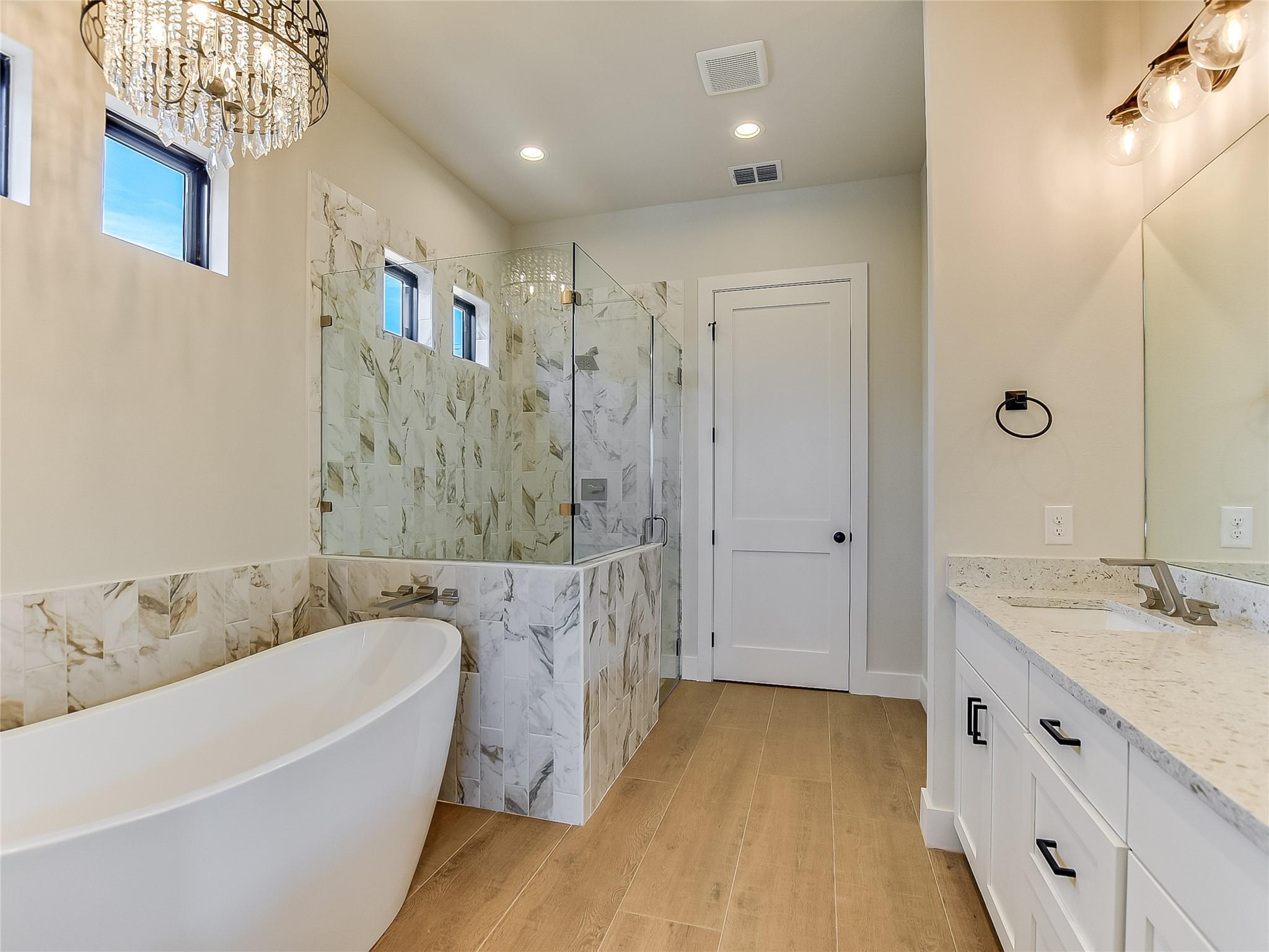 114 Captains Cove, Horseshoe Bay, TX 78657