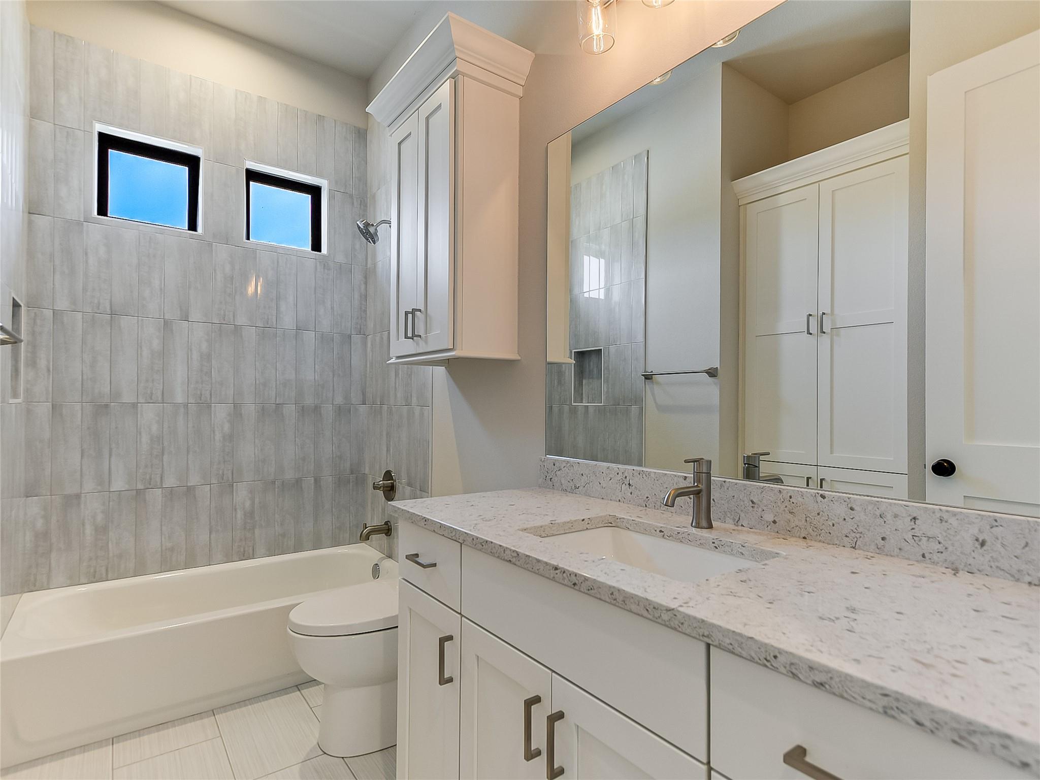 114 Captains Cove, Horseshoe Bay, TX 78657