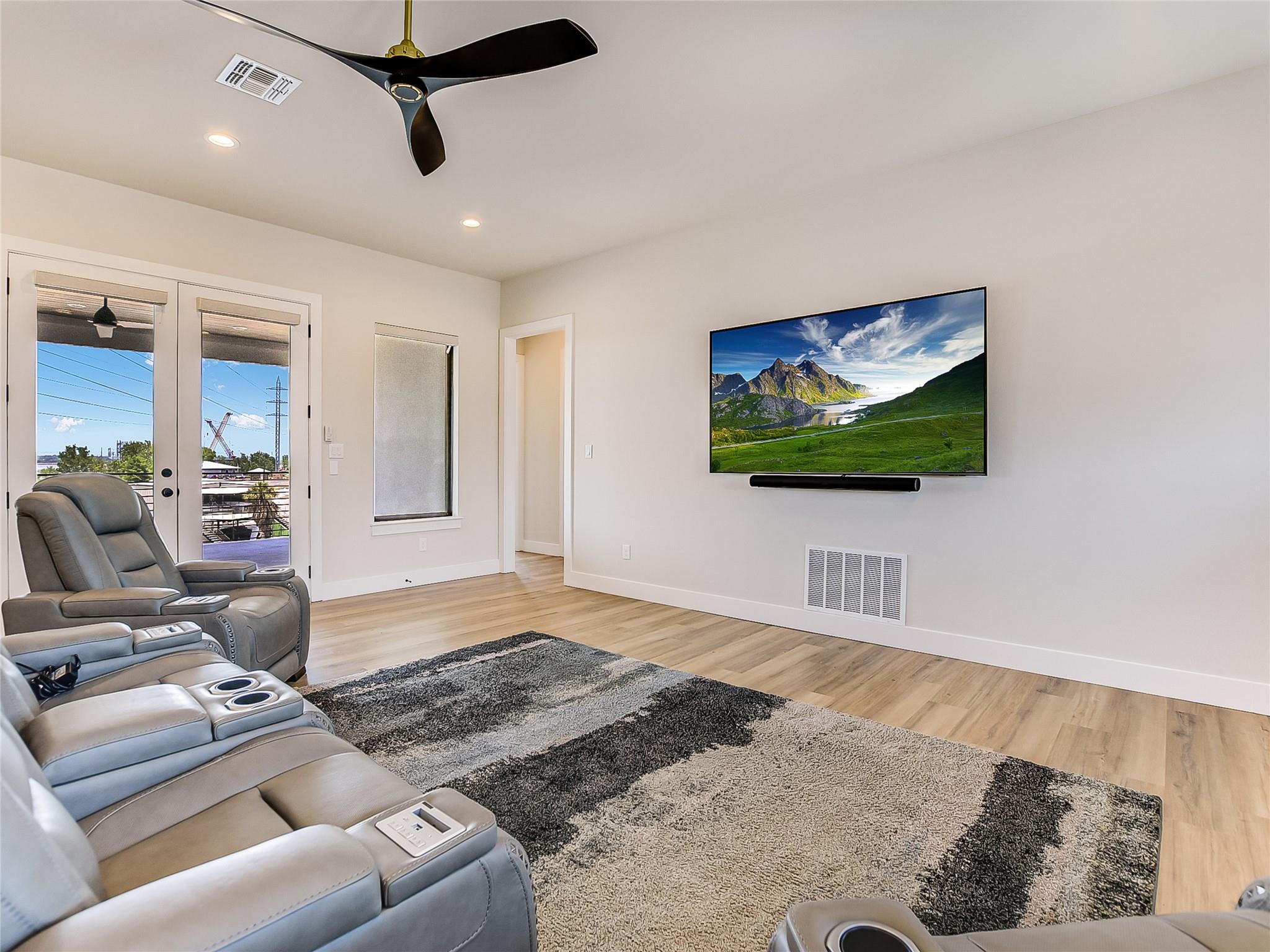 114 Captains Cove, Horseshoe Bay, TX 78657