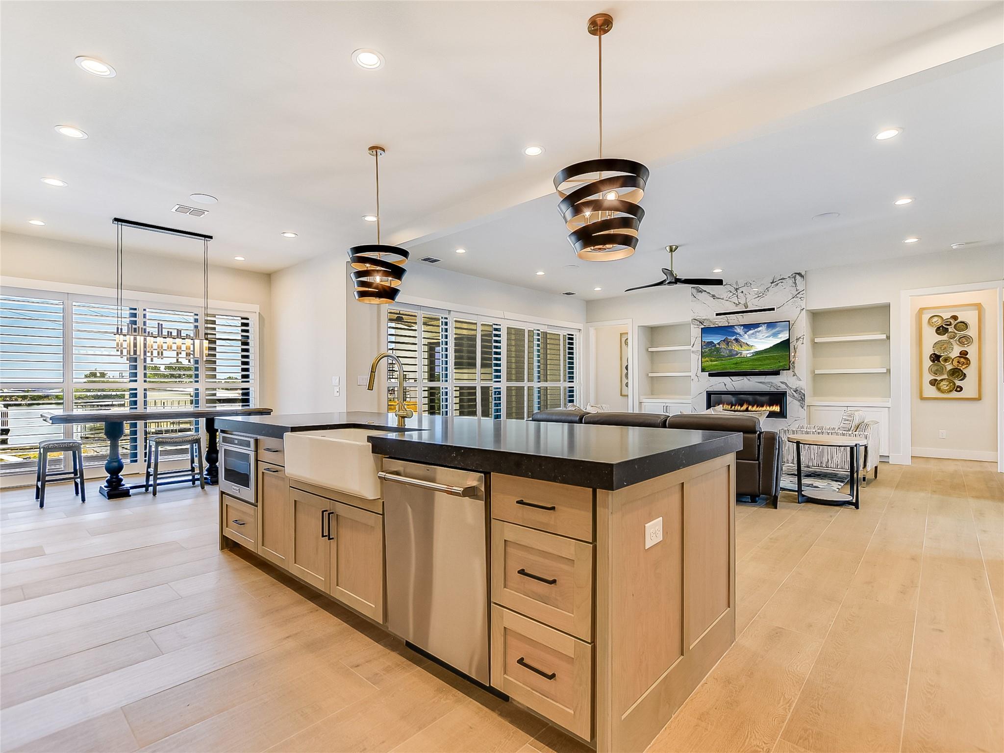 114 Captains Cove, Horseshoe Bay, TX 78657