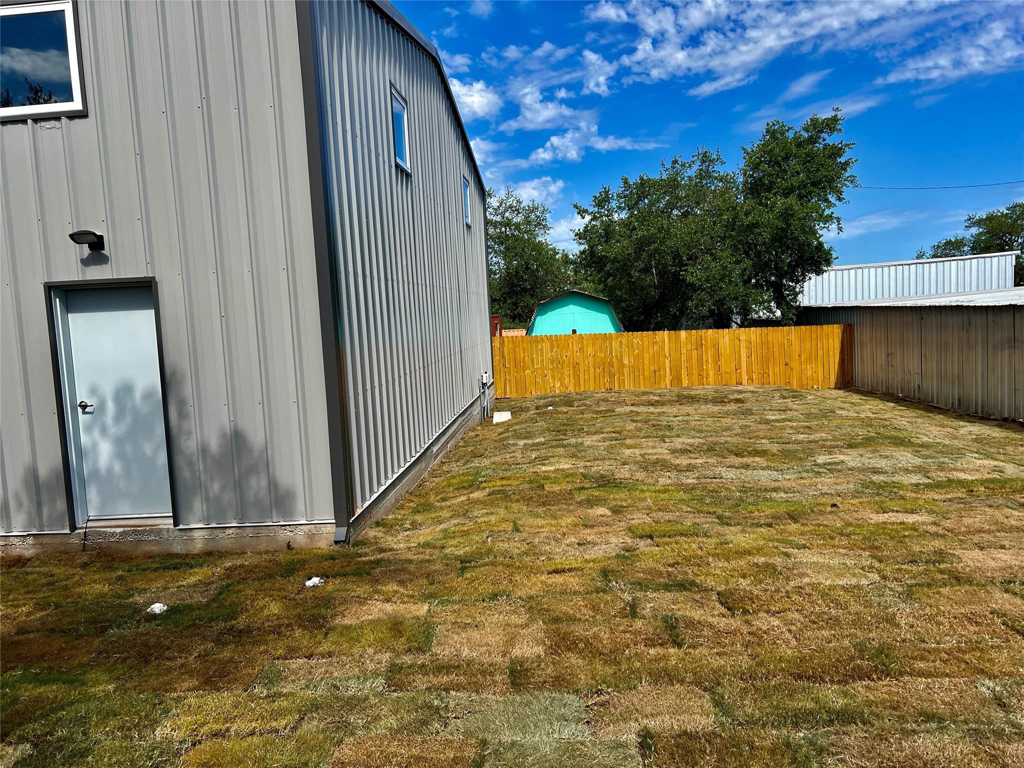 25102 WHITNEY Dr, Spicewood, TX 78669