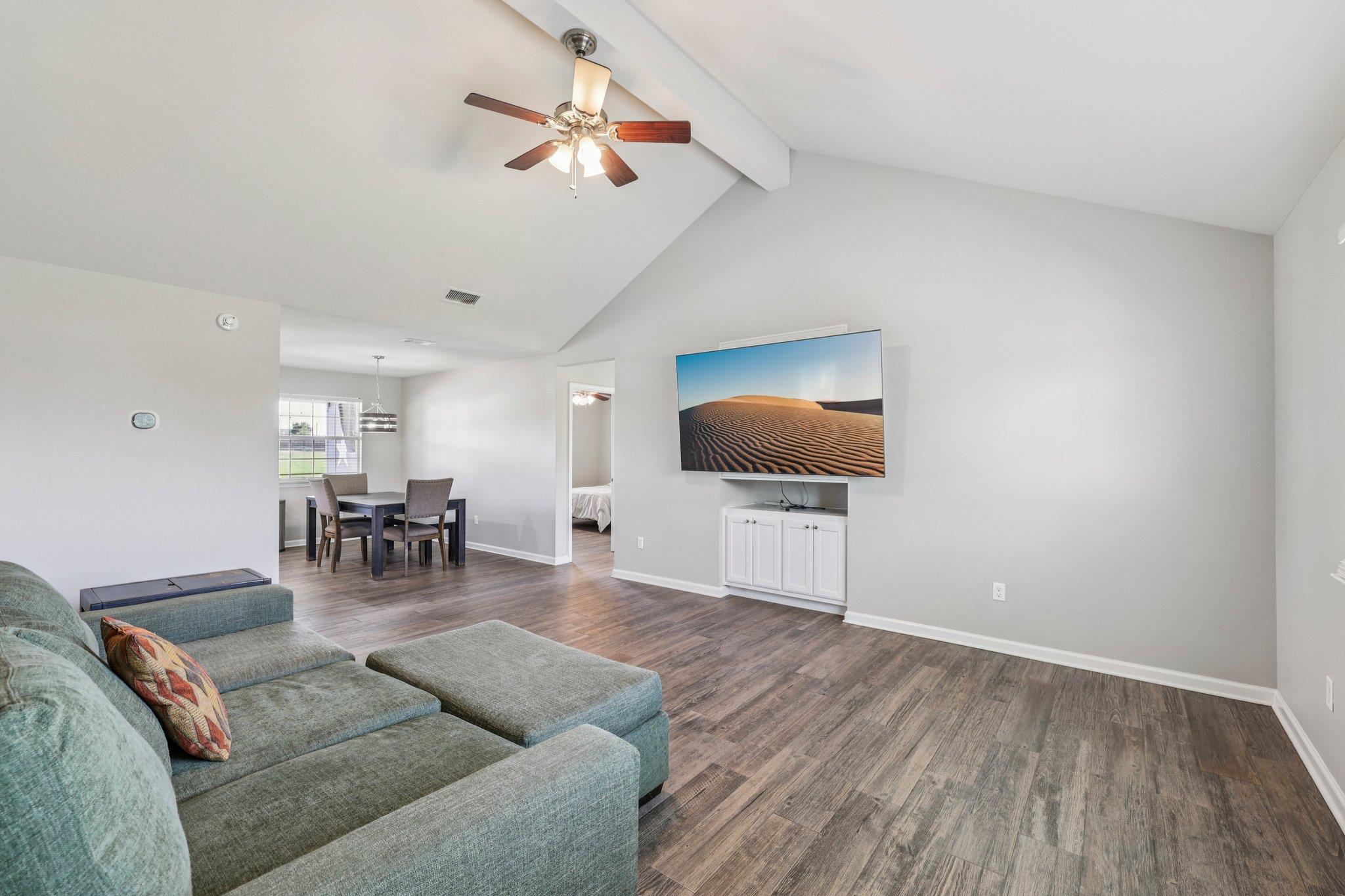 165 Cattlemens Dr, Bastrop, TX 78602