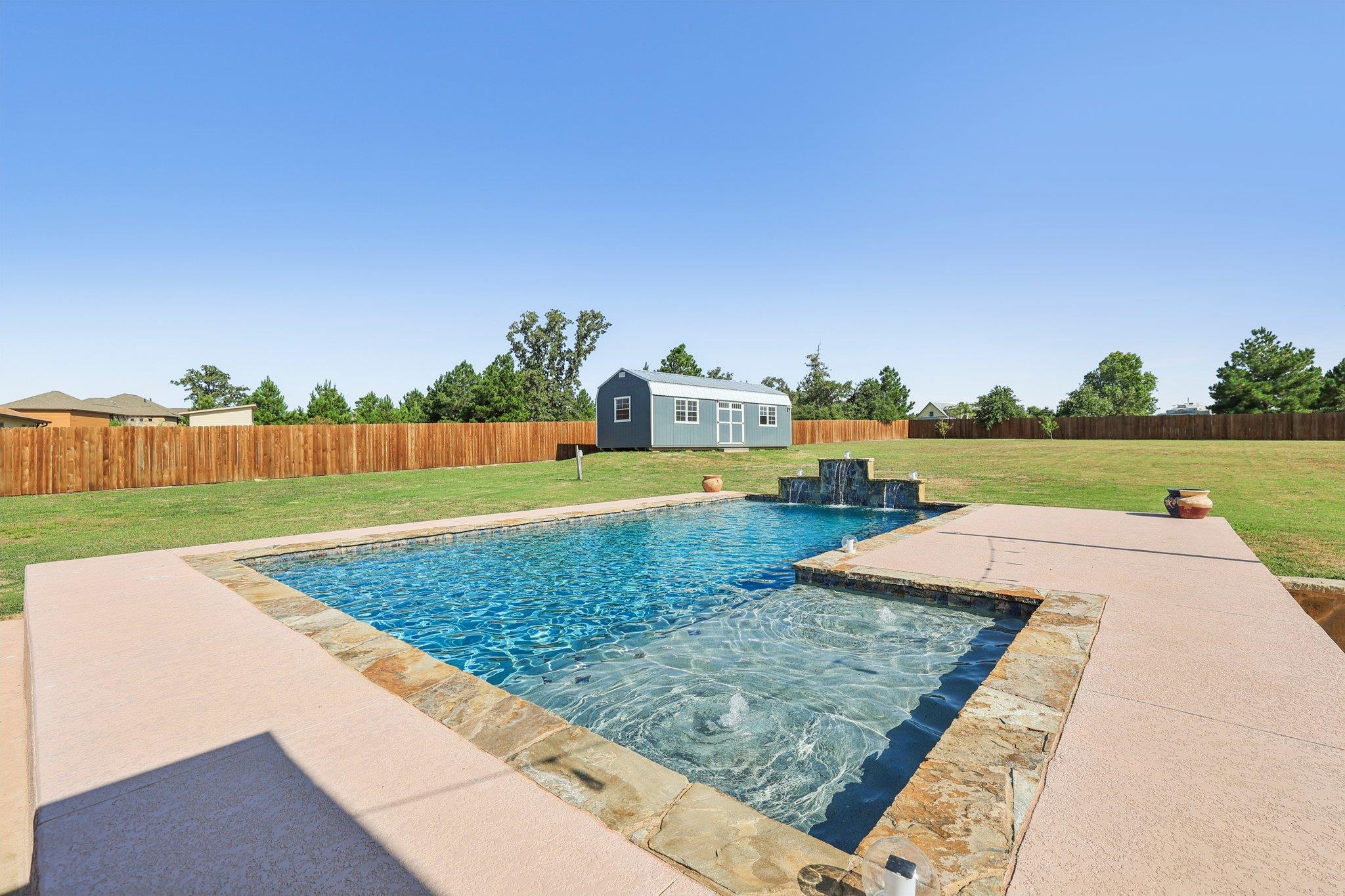 165 Cattlemens Dr, Bastrop, TX 78602