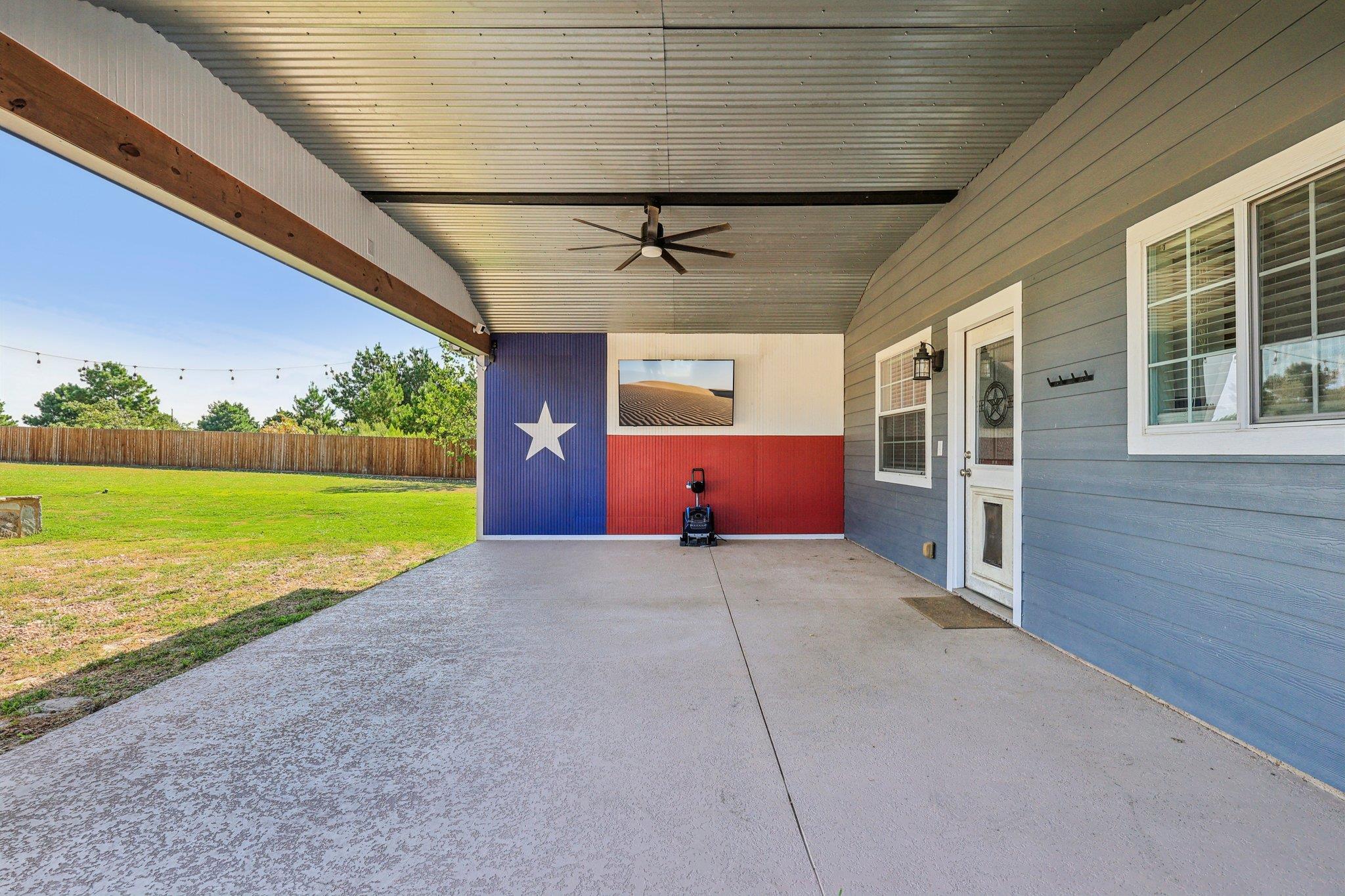 165 Cattlemens Dr, Bastrop, TX 78602