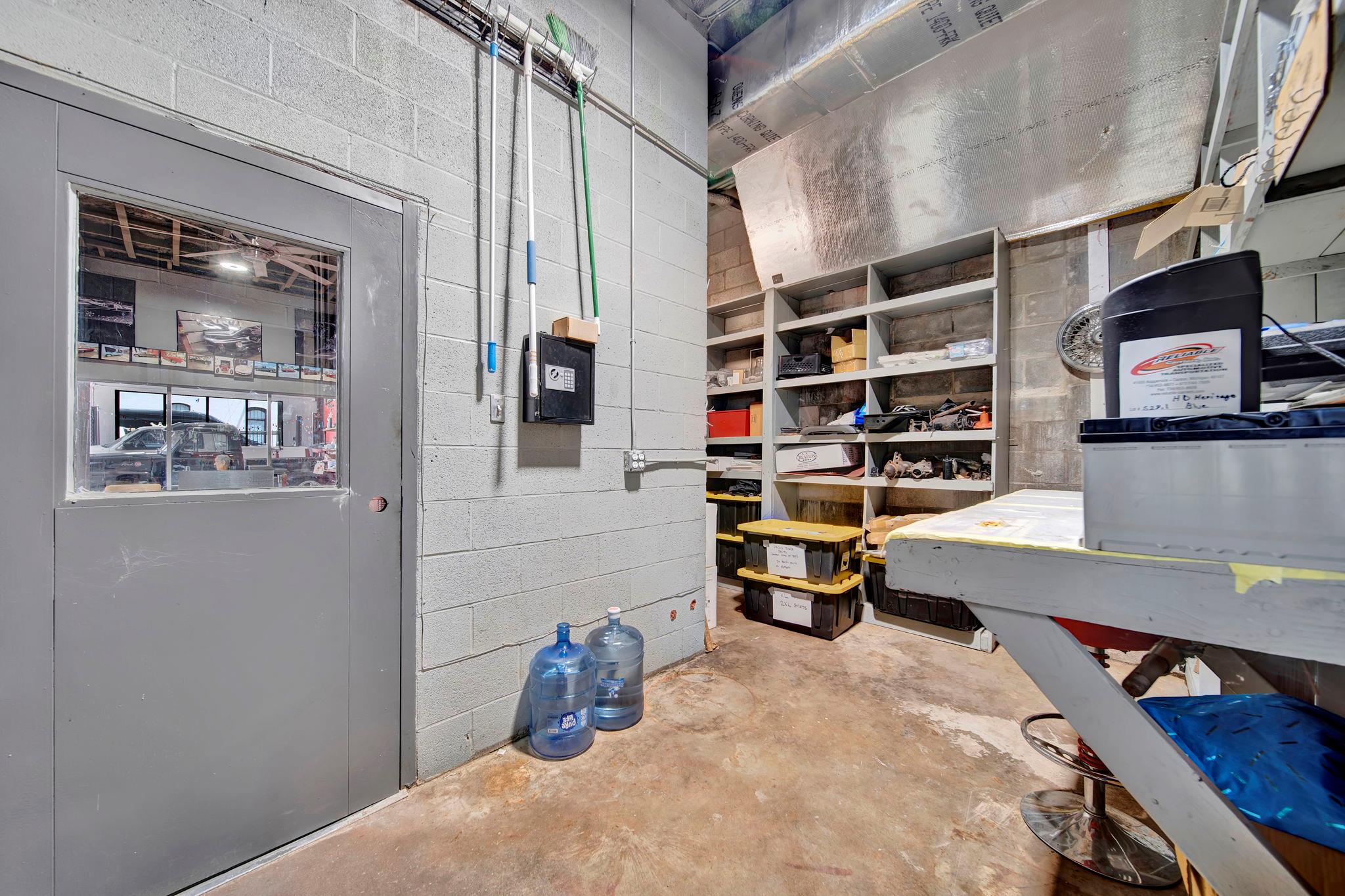 301 S Market St, Brenham, TX 77833