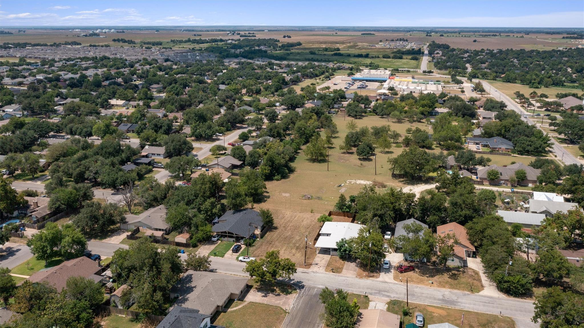 1310 Marshall St, Taylor, TX 76574