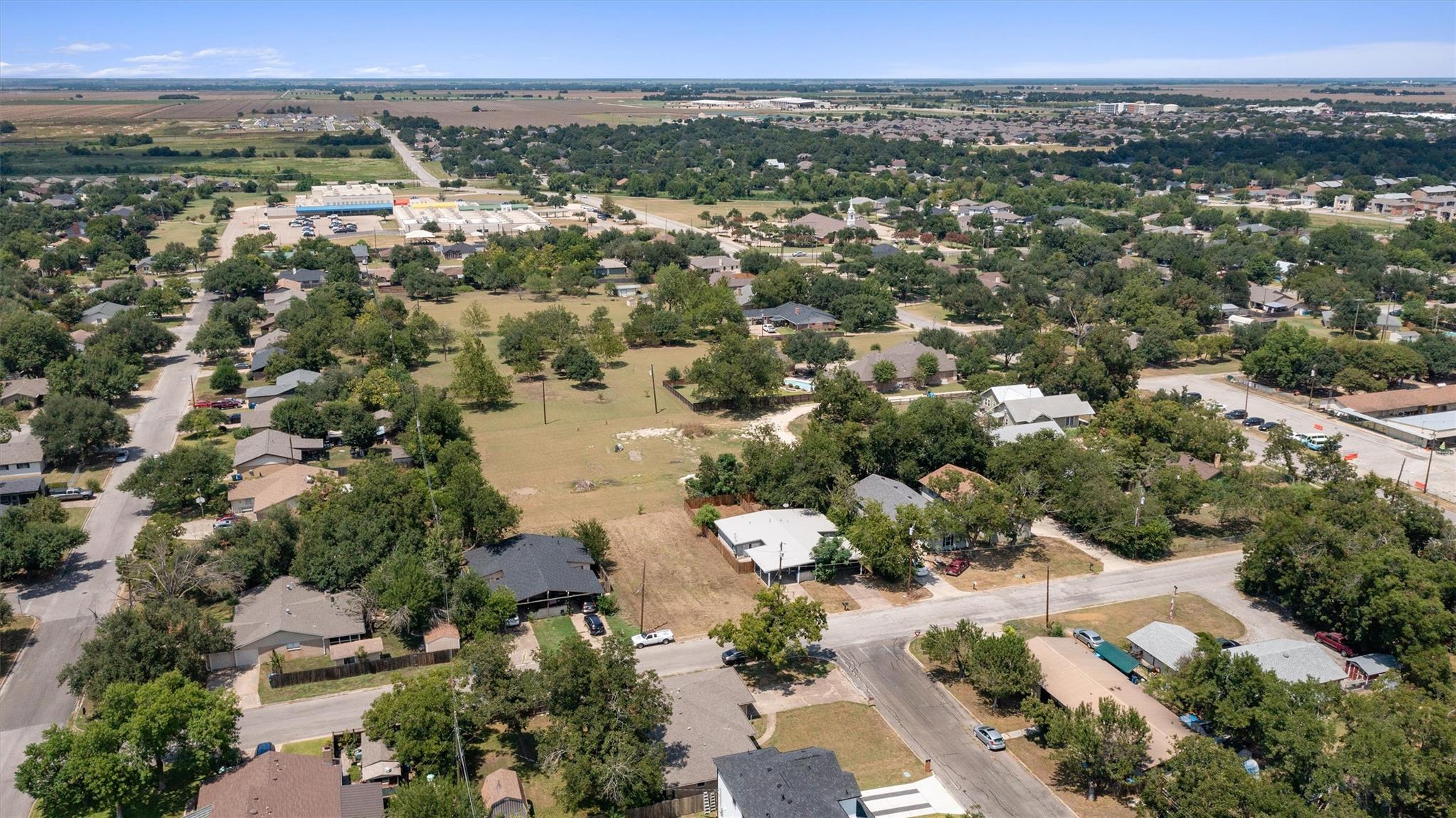 1310 Marshall St, Taylor, TX 76574