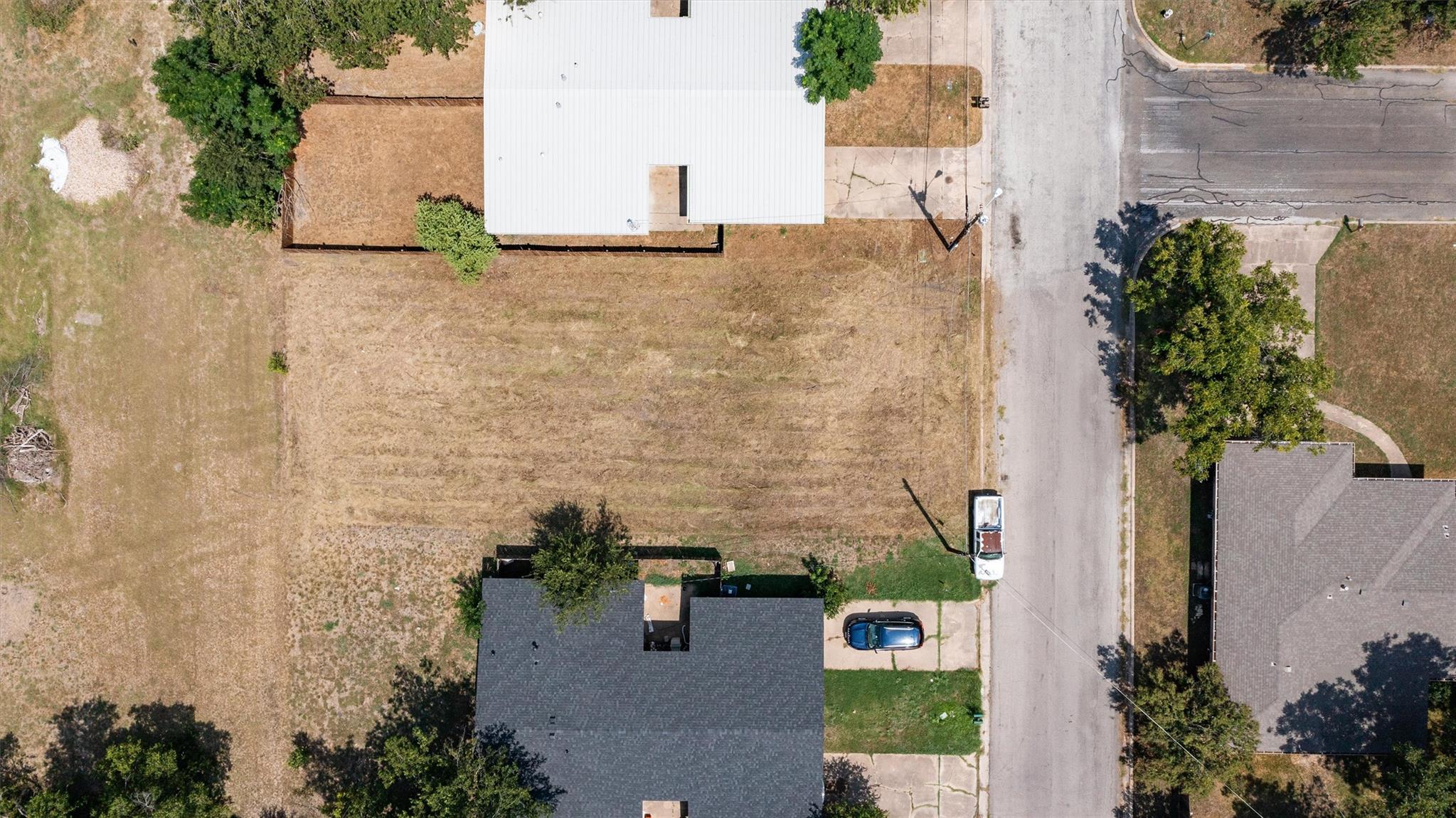 1310 Marshall St, Taylor, TX 76574