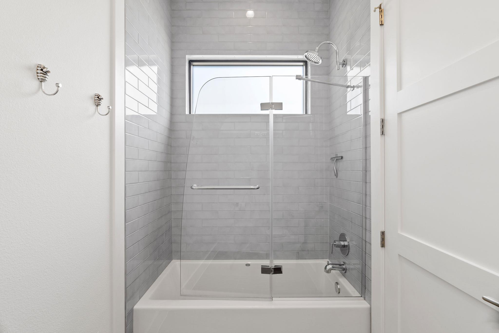 301 Eocene, Horseshoe Bay, TX 78657