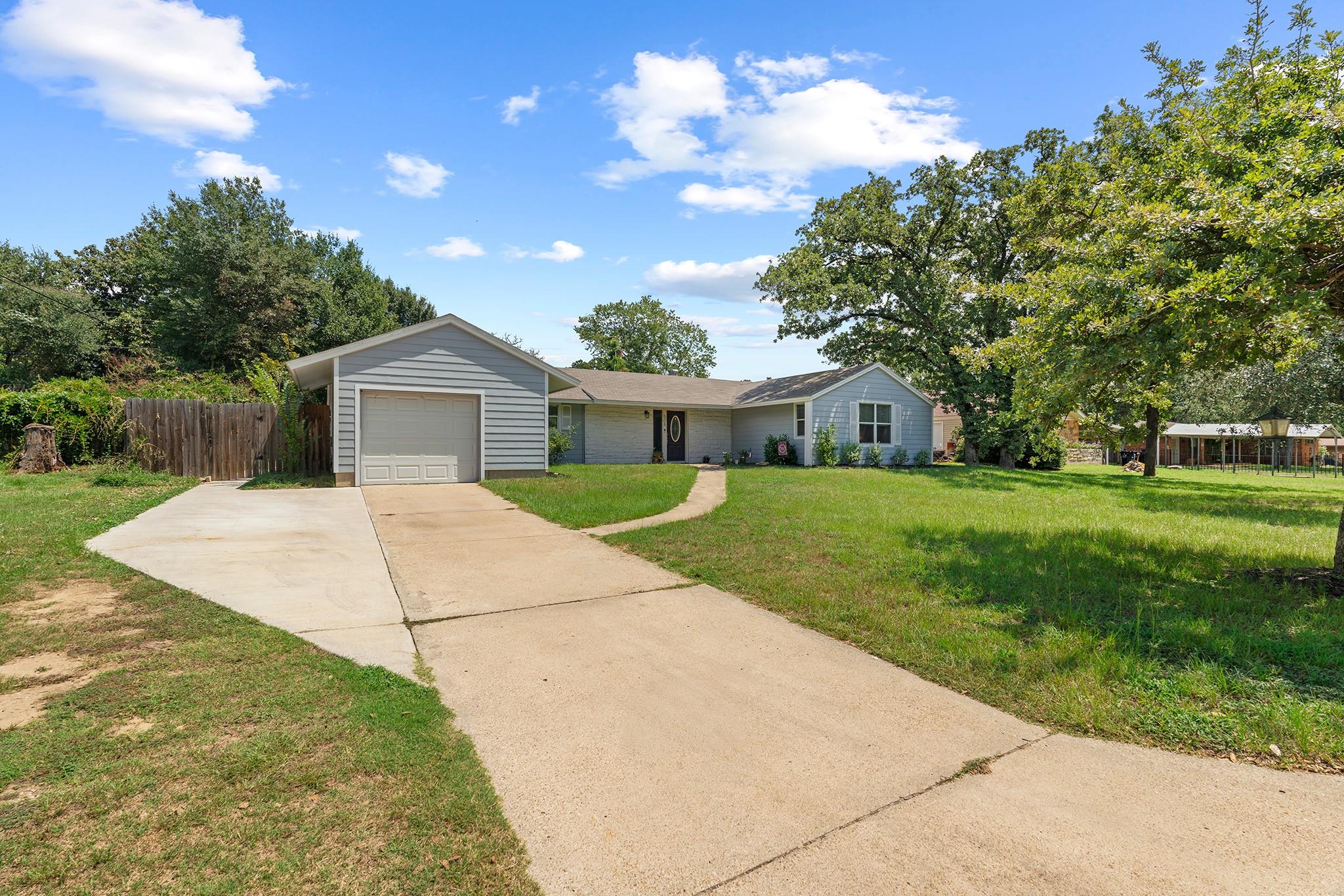 508 San Jacinto Dr, Rockdale, TX 76567