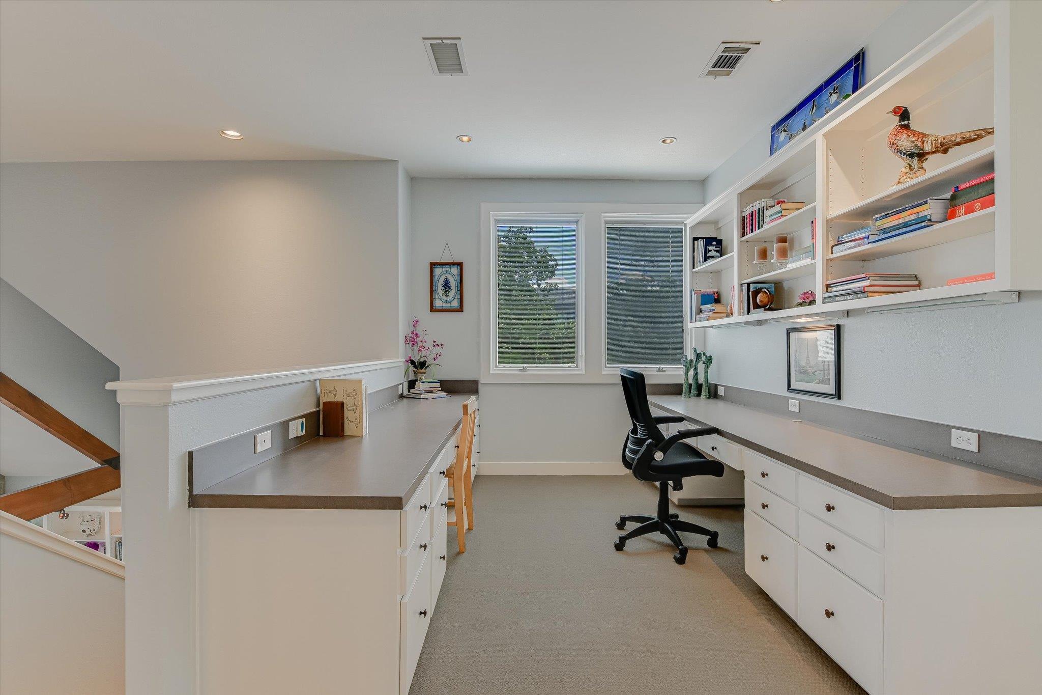 102 Center Cove I, Spicewood, TX 78669