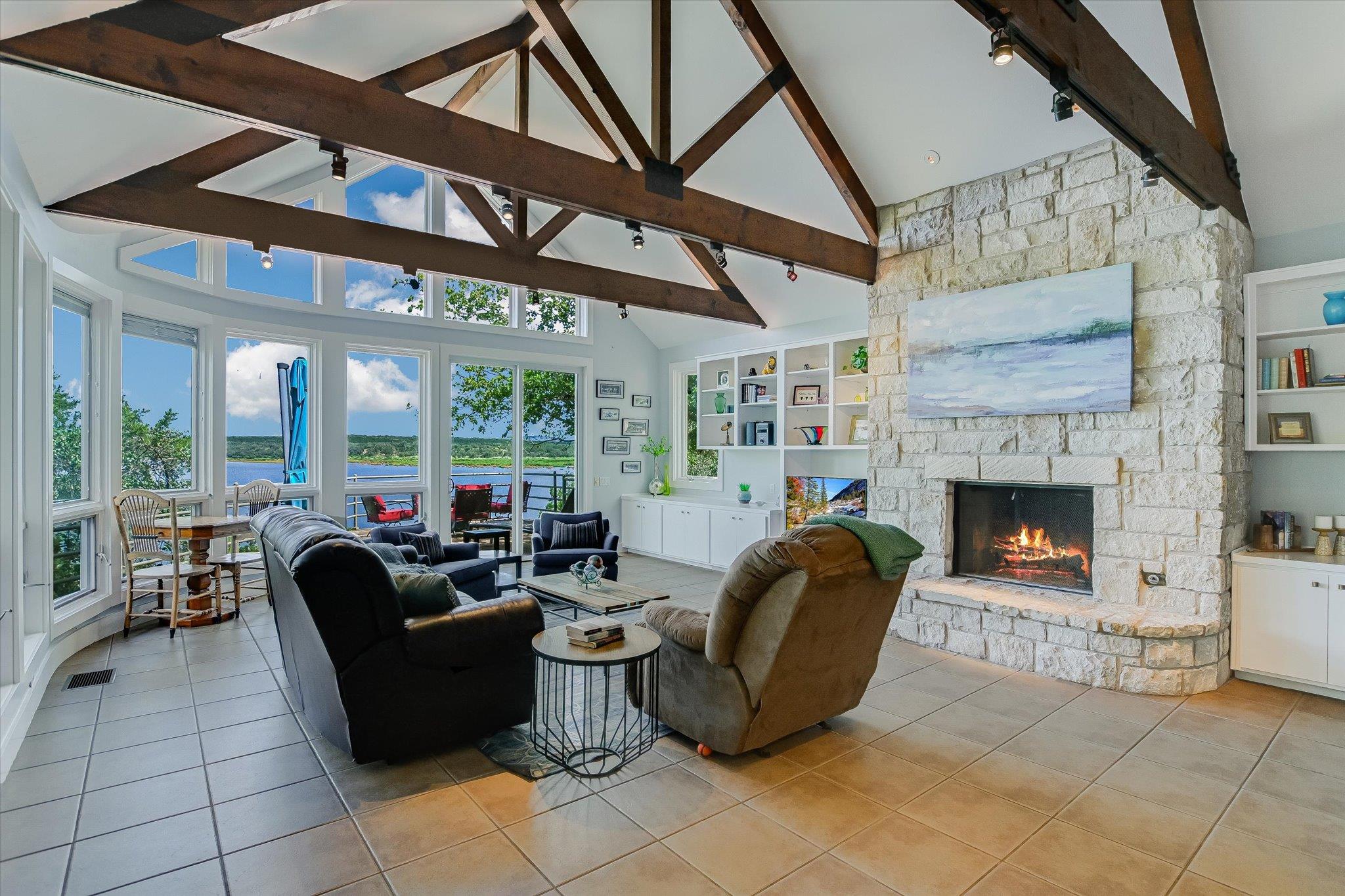 102 Center Cove I, Spicewood, TX 78669