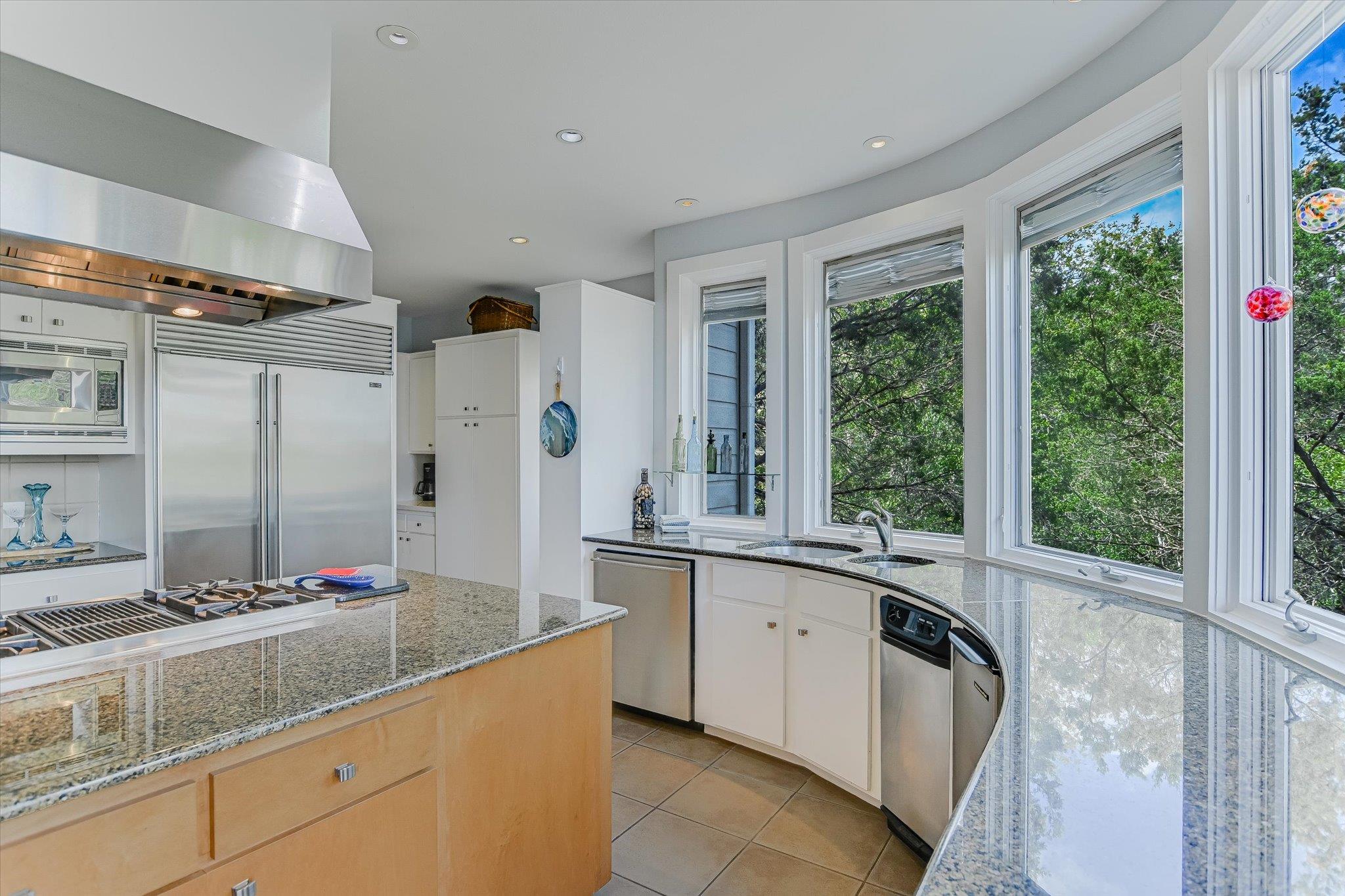 102 Center Cove I, Spicewood, TX 78669