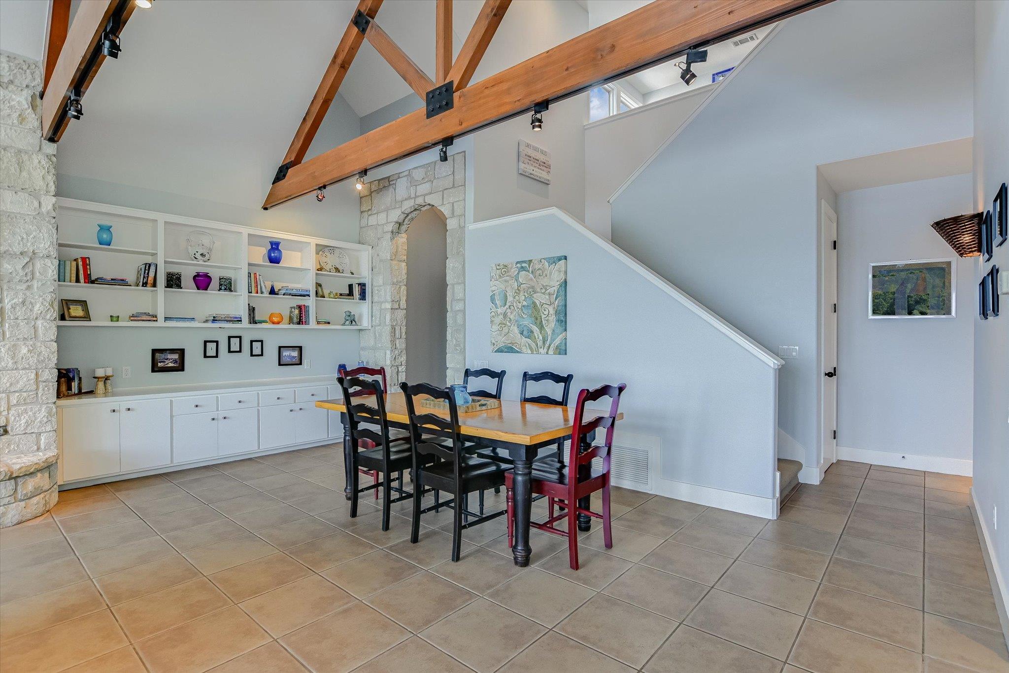 102 Center Cove I, Spicewood, TX 78669