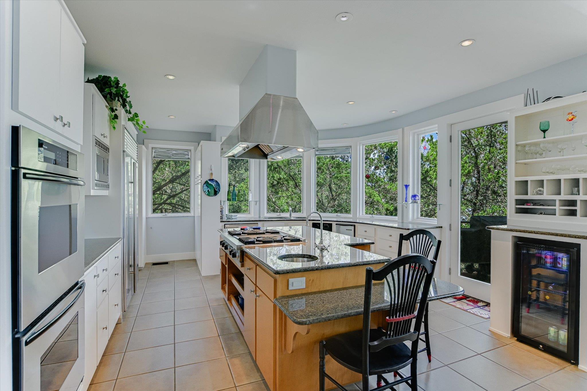 102 Center Cove I, Spicewood, TX 78669