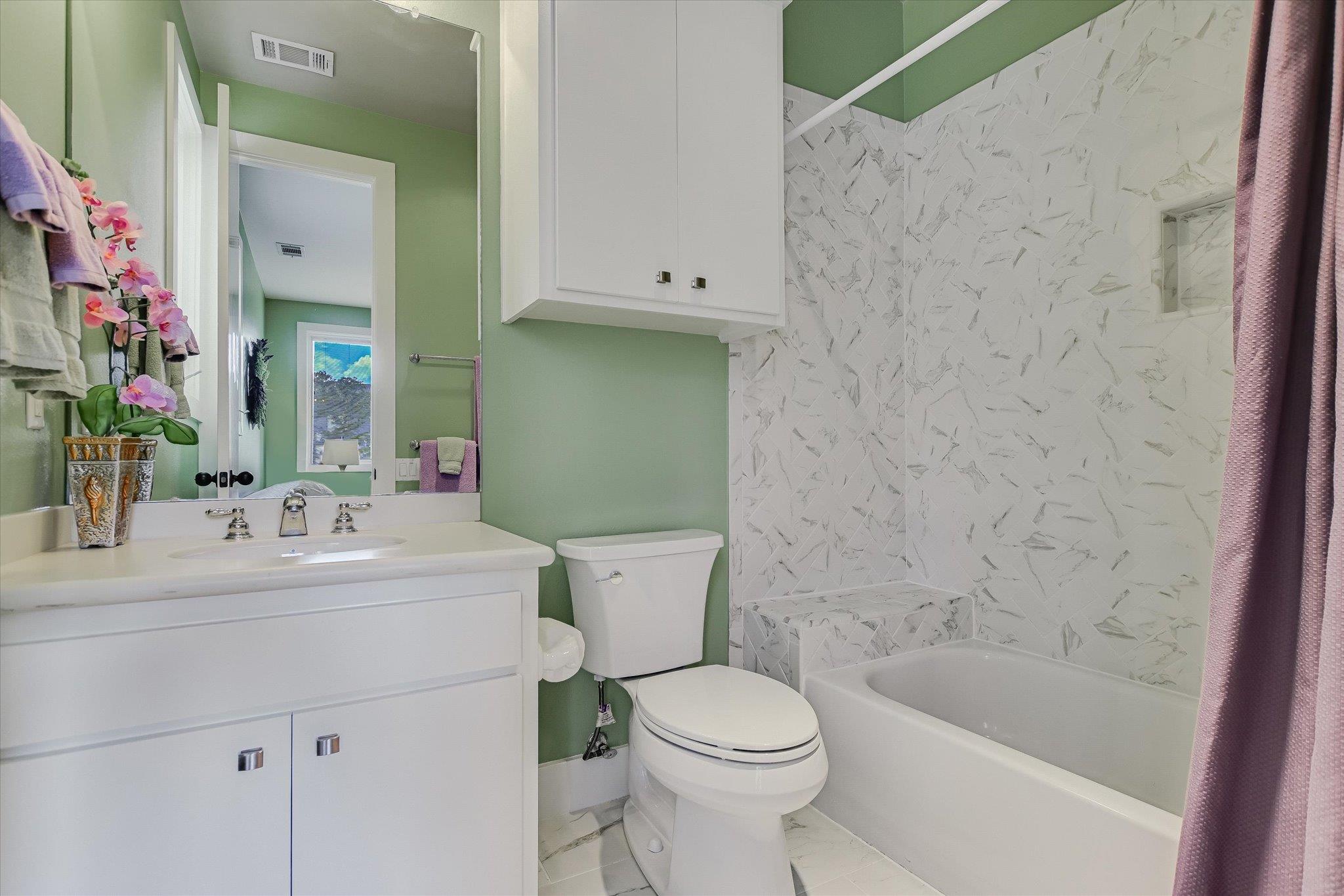 102 Center Cove I, Spicewood, TX 78669