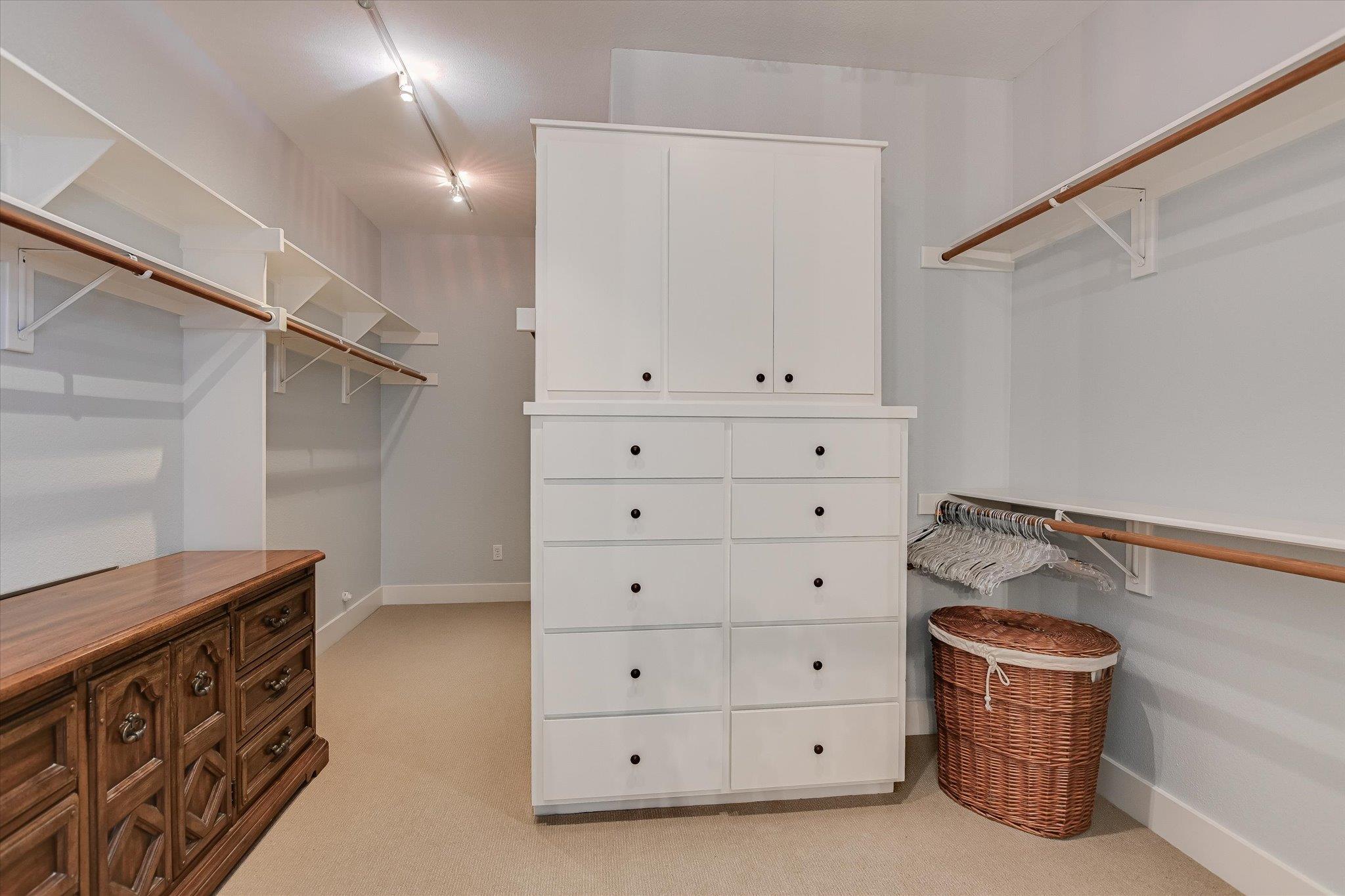 102 Center Cove I, Spicewood, TX 78669