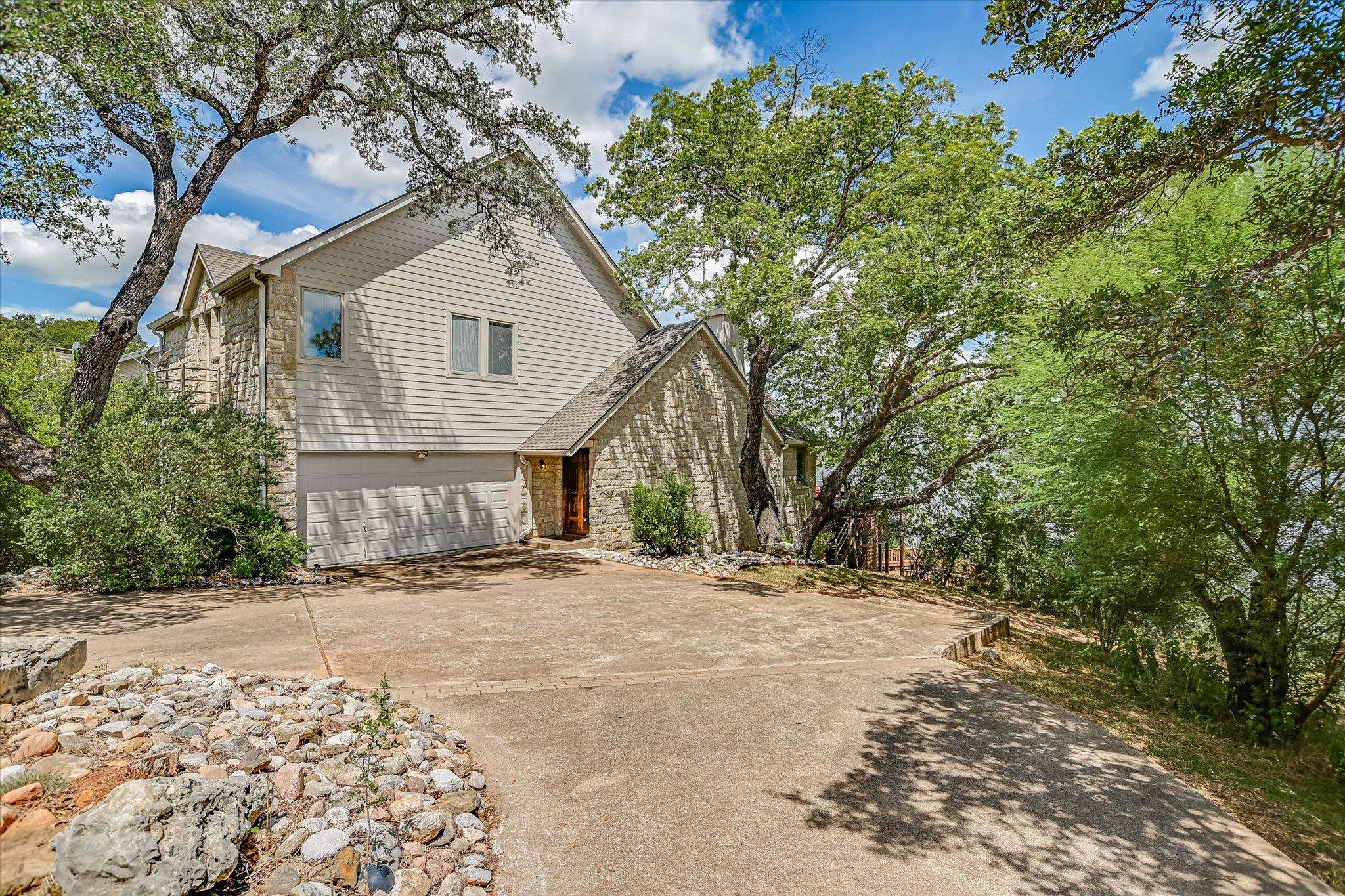102 Center Cove I, Spicewood, TX 78669