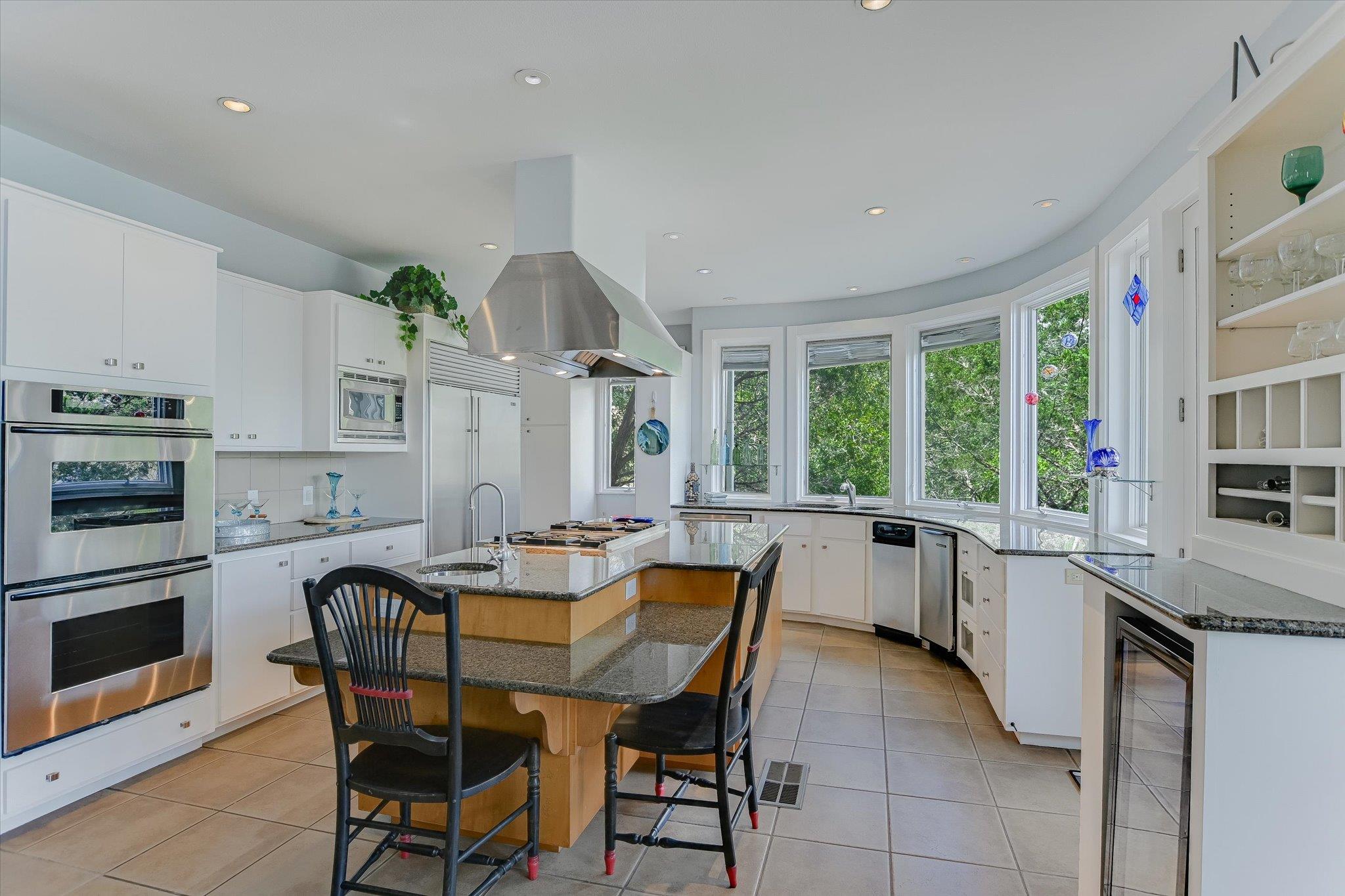 102 Center Cove I, Spicewood, TX 78669