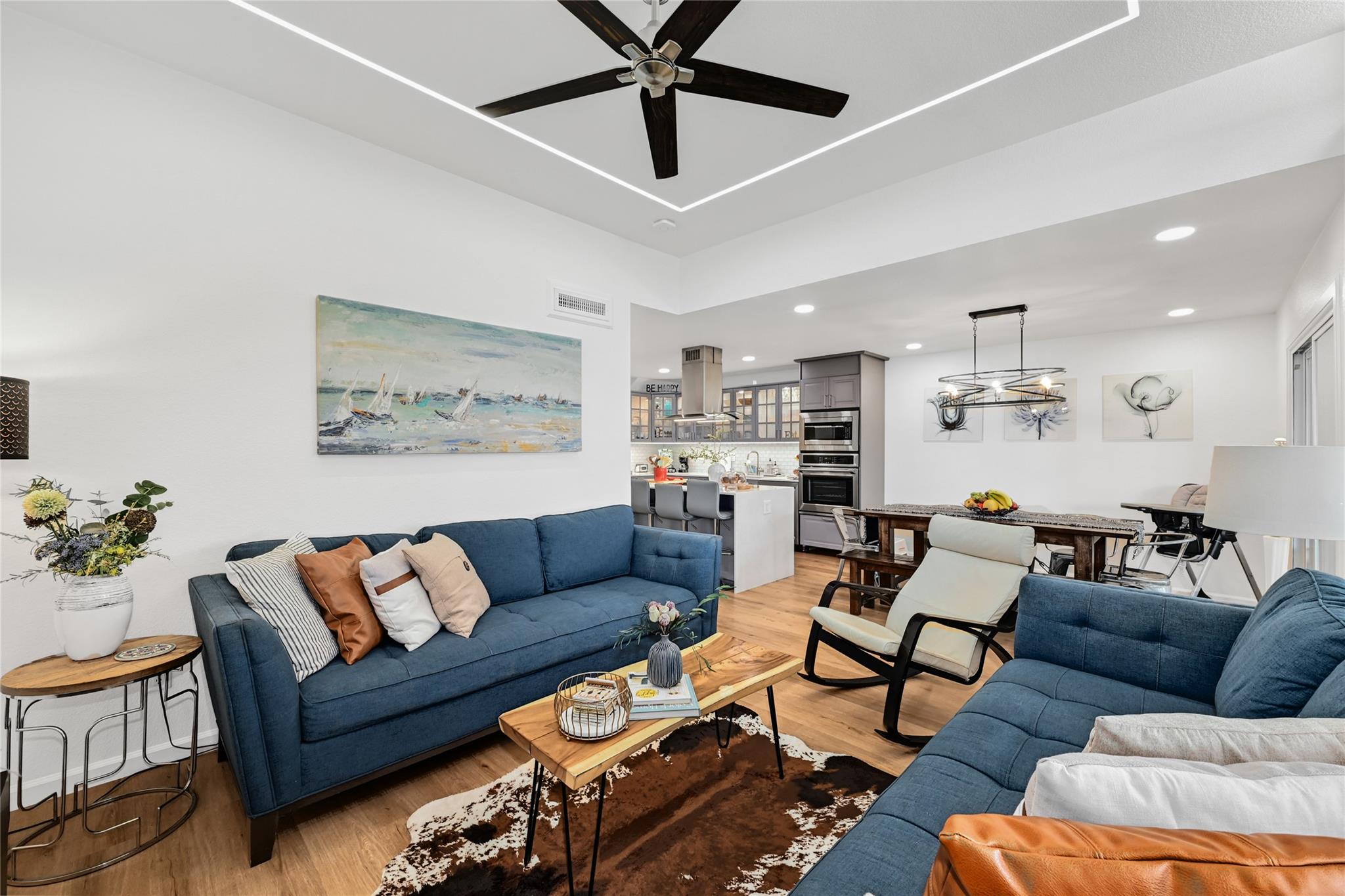 225 Comanche Ln, Point Venture, TX 78645