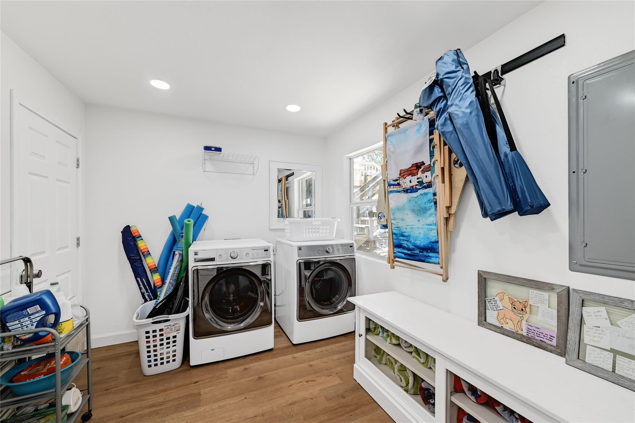 225 Comanche Ln, Point Venture, TX 78645