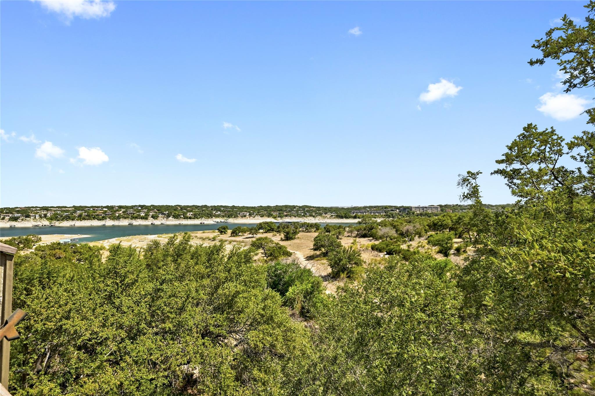 225 Comanche Ln, Point Venture, TX 78645