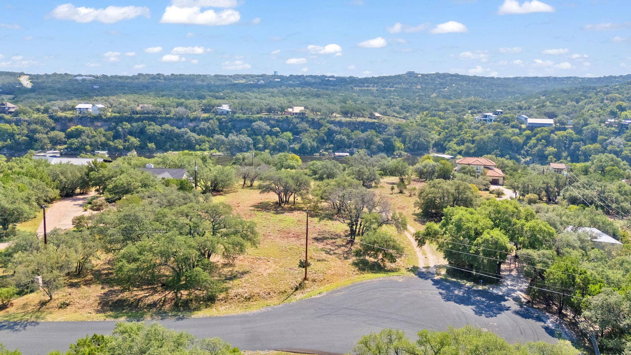 1517 Likeness Rd, Spicewood, TX 78669